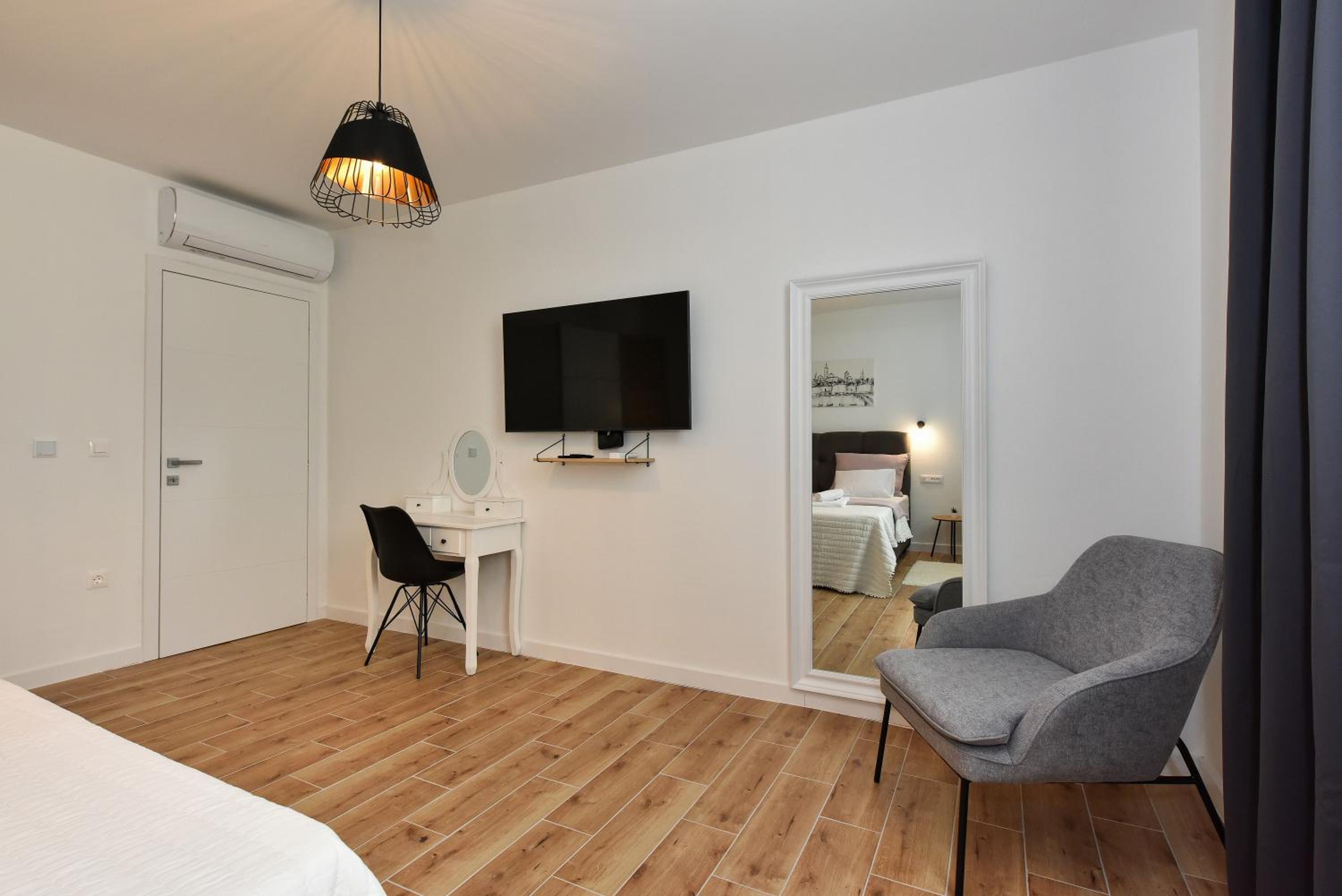 Two-Bedroom Apartment - Photo 8