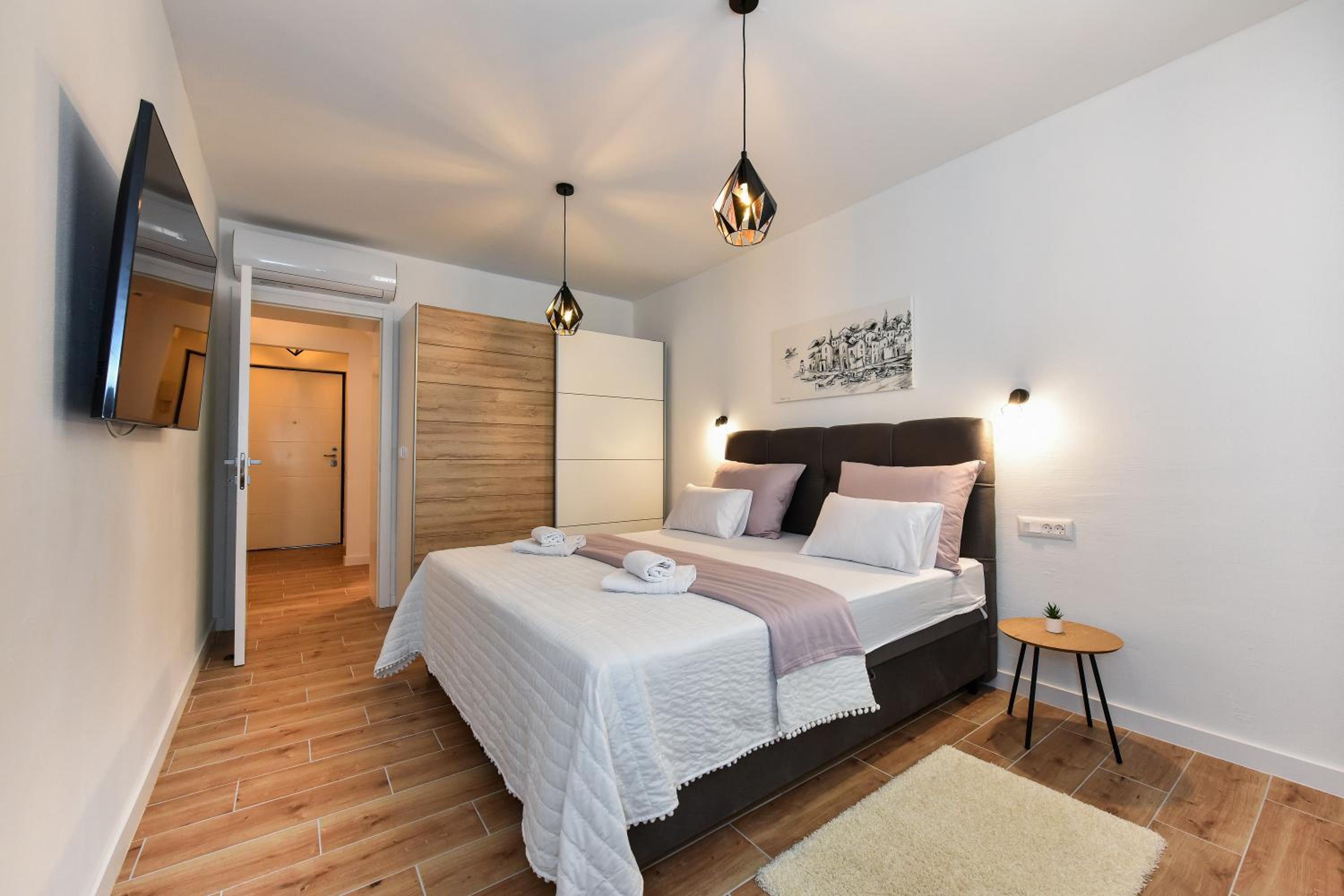 Two-Bedroom Apartment - Photo 4