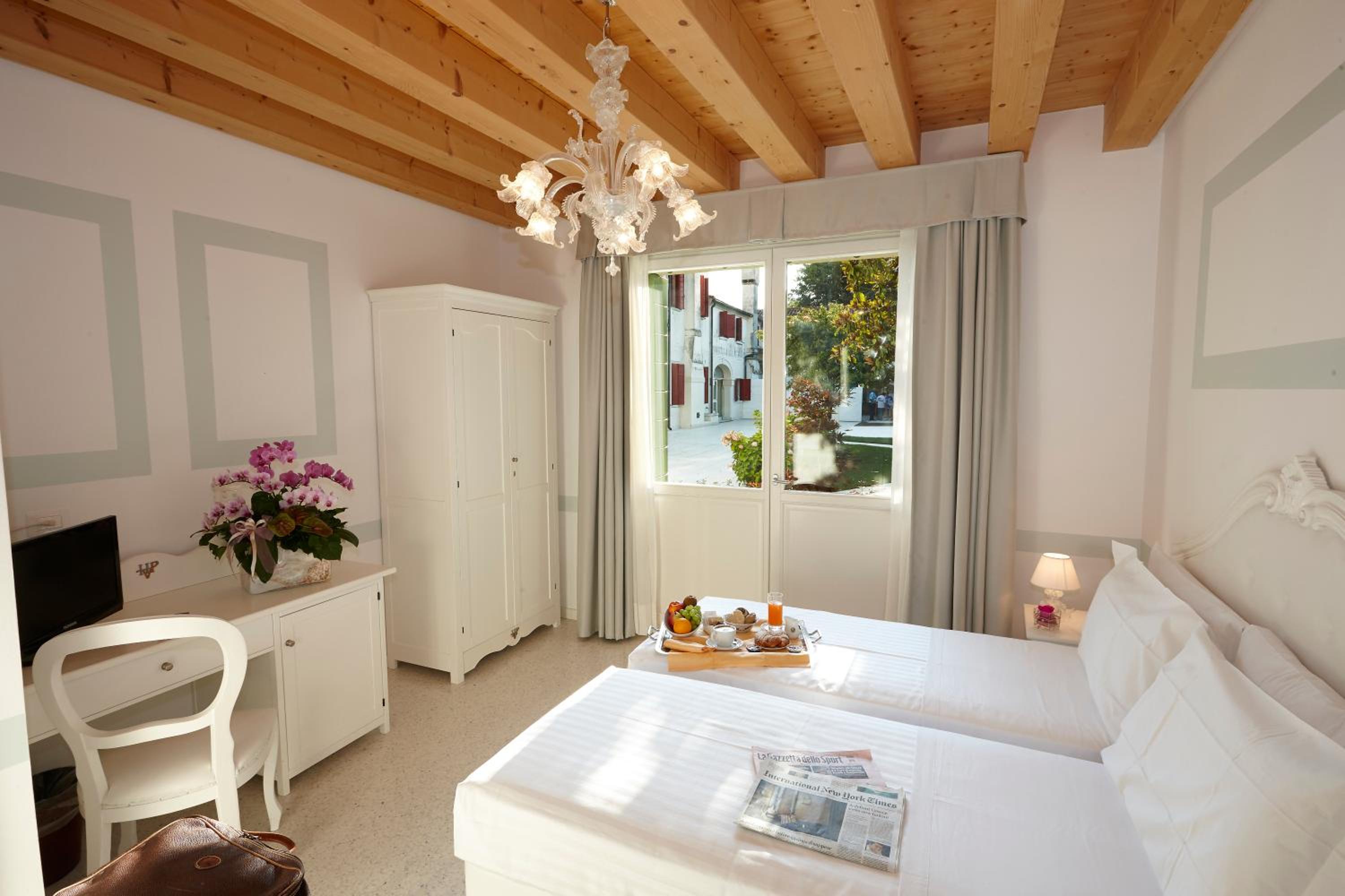 Superior Double Room with Garden View - Photo 1
