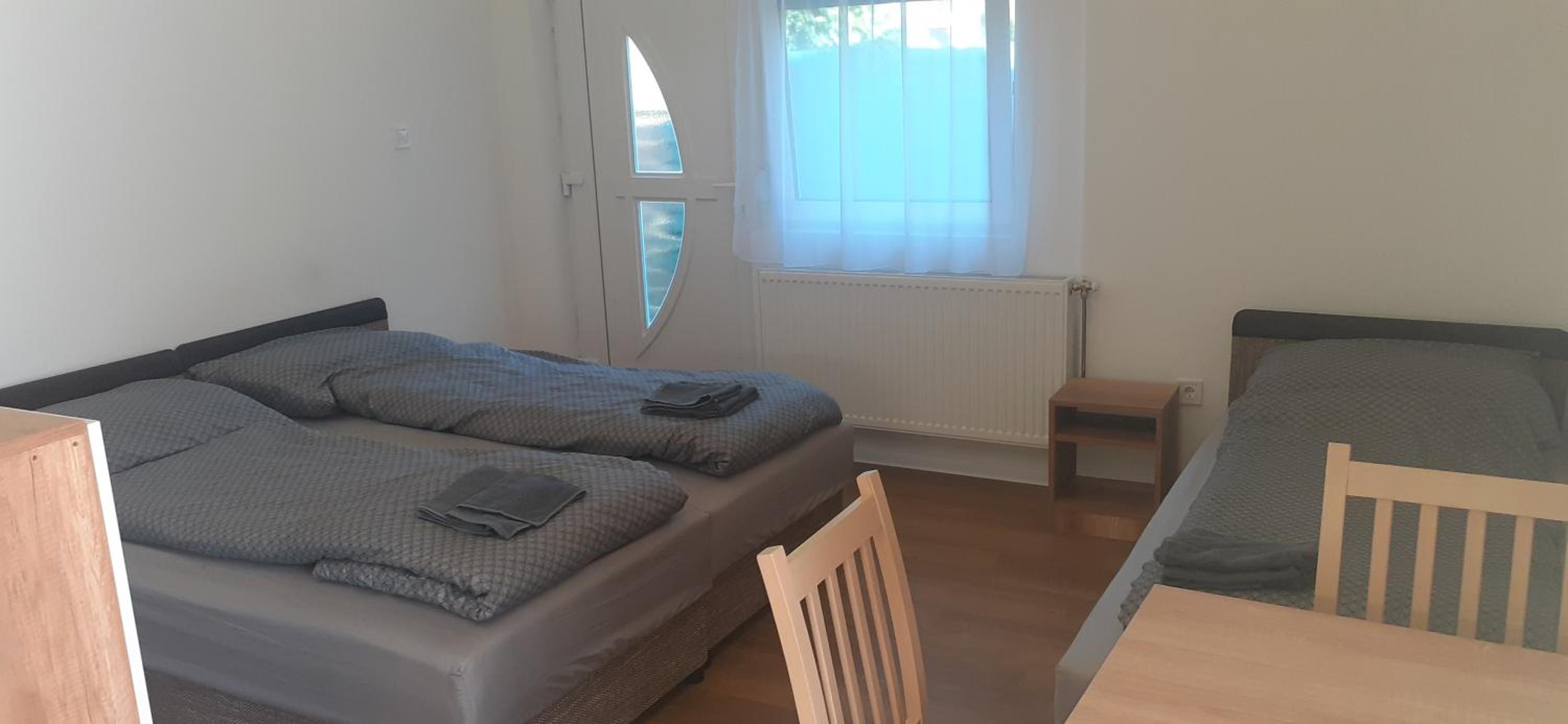 One-Bedroom Apartment - Photo 1