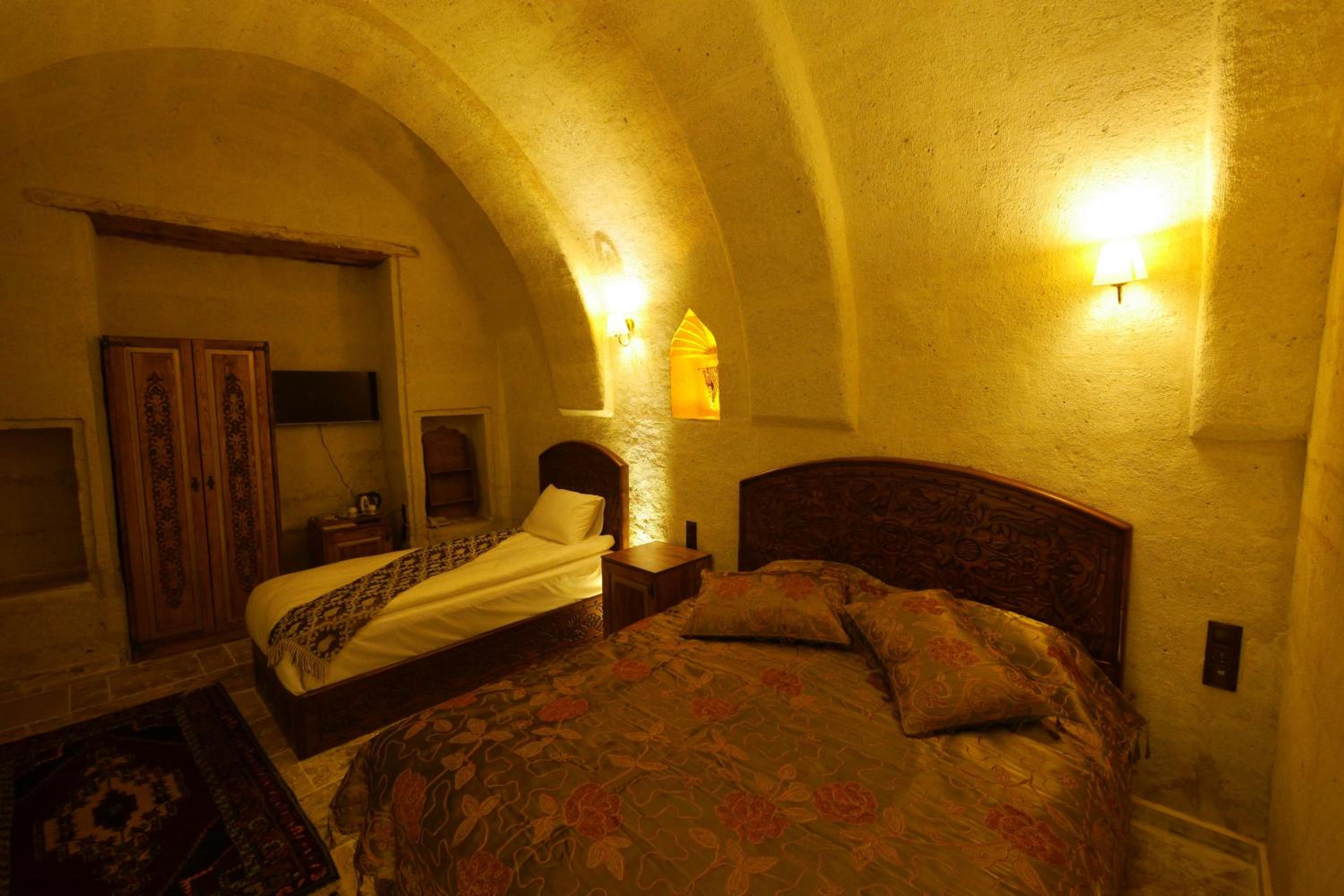 Queen Room photo 1