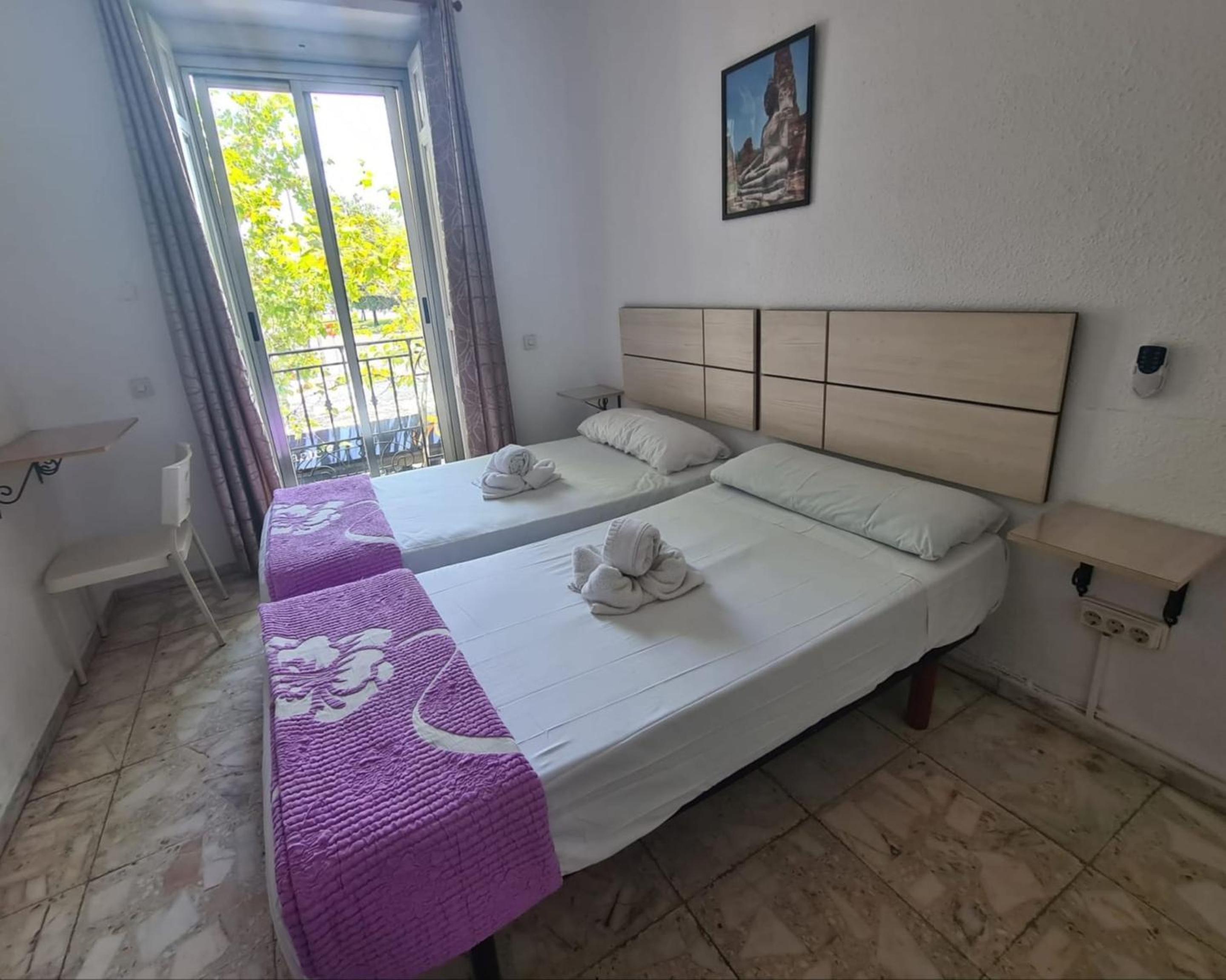 Habitación Doble o con Dos Camas con Baño Compartido y Balcón