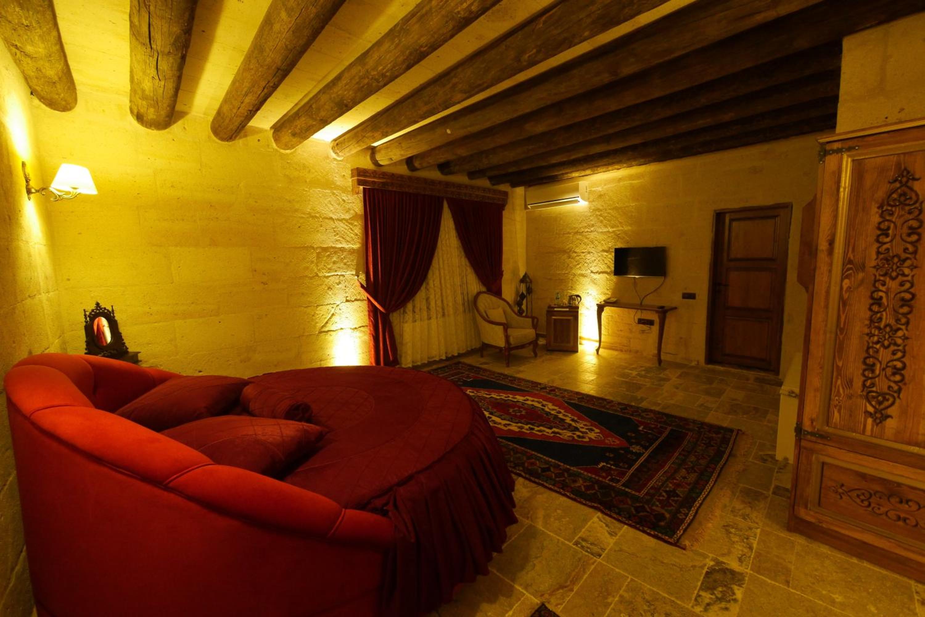 Deluxe King Room photo 1