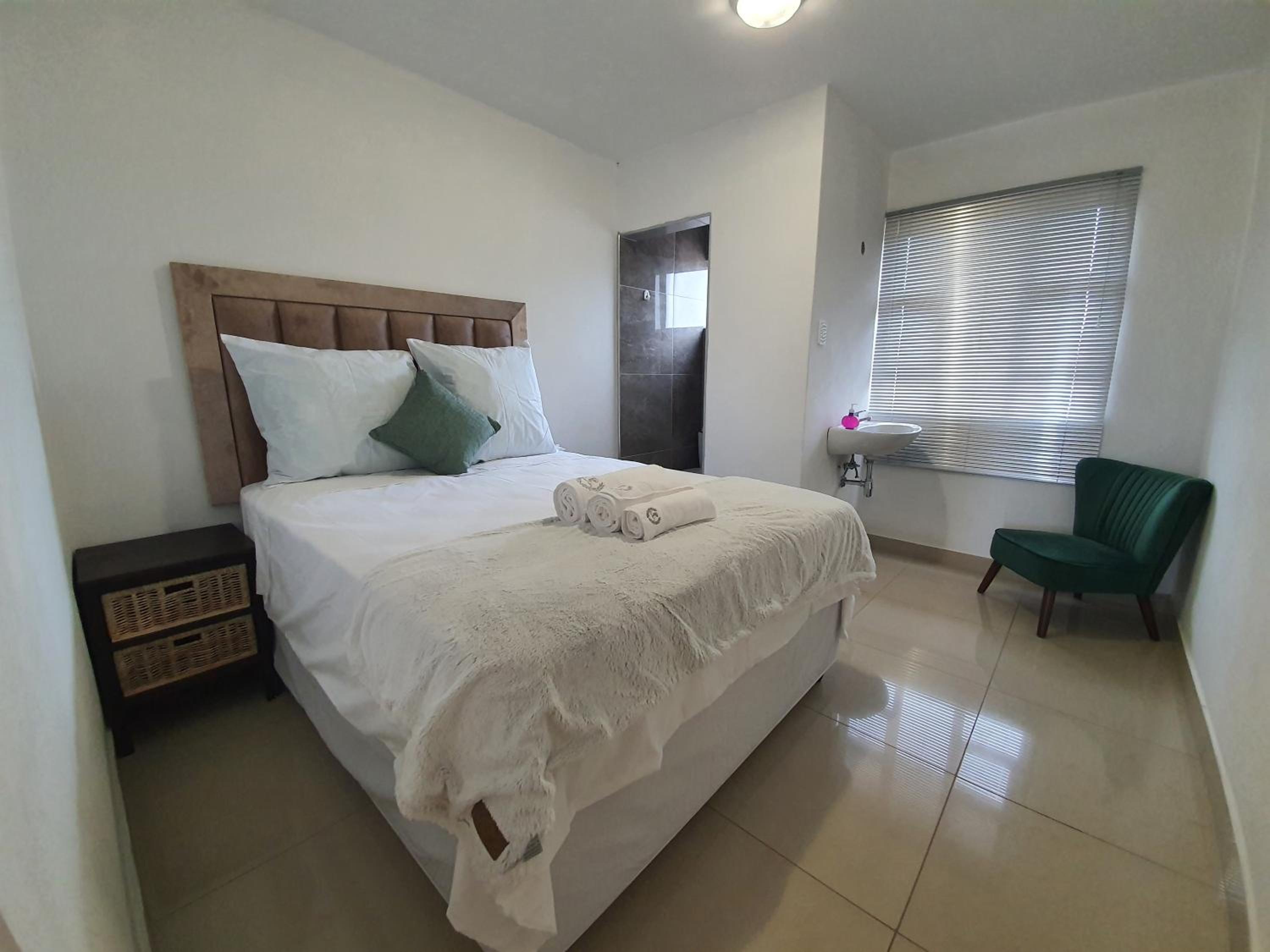 Double Room with Private Bathroom photo 3