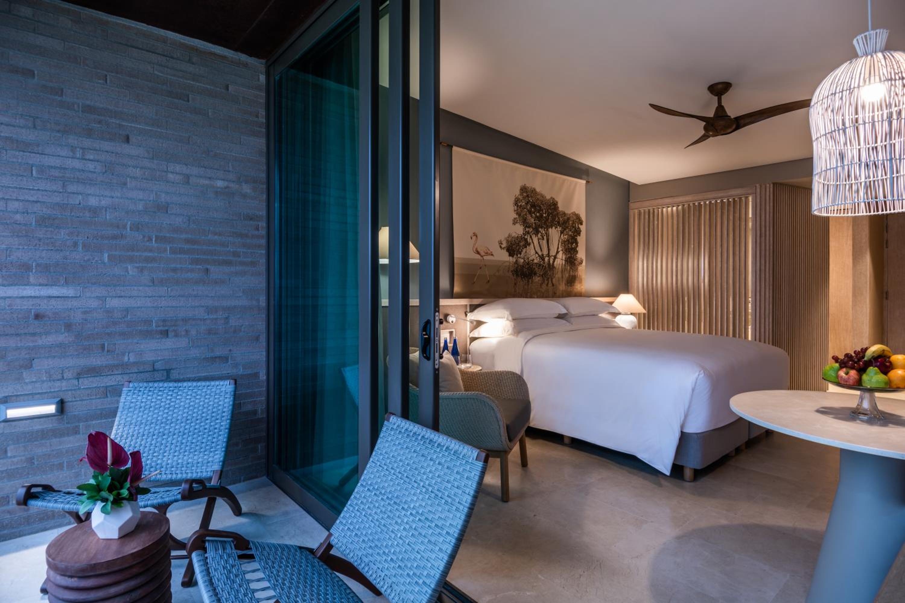Signature King Room - Beach Front photo 1