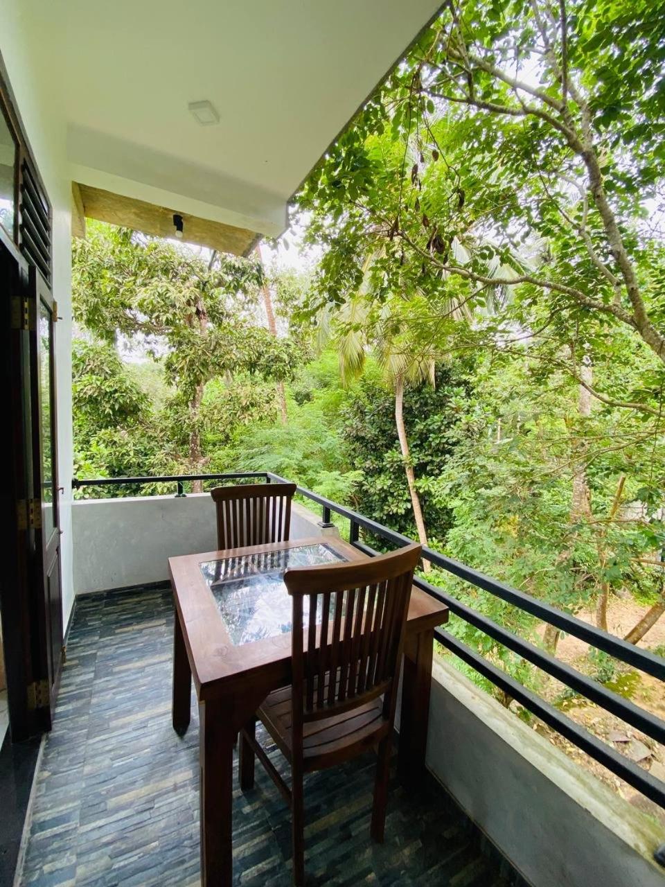Deluxe Double Room with Balcony photo 3