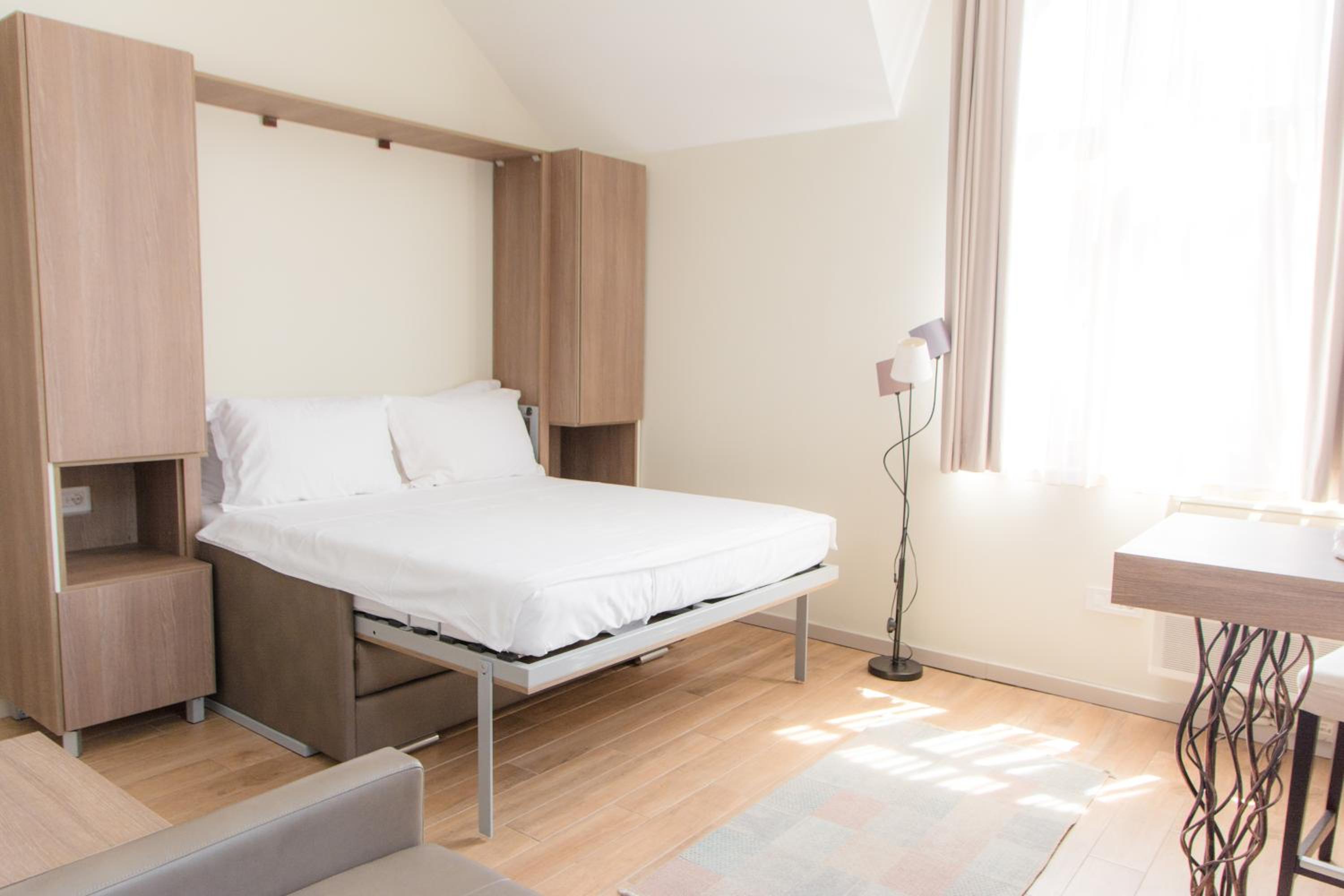 Deluxe Apartment with Free Parking - Photo 1