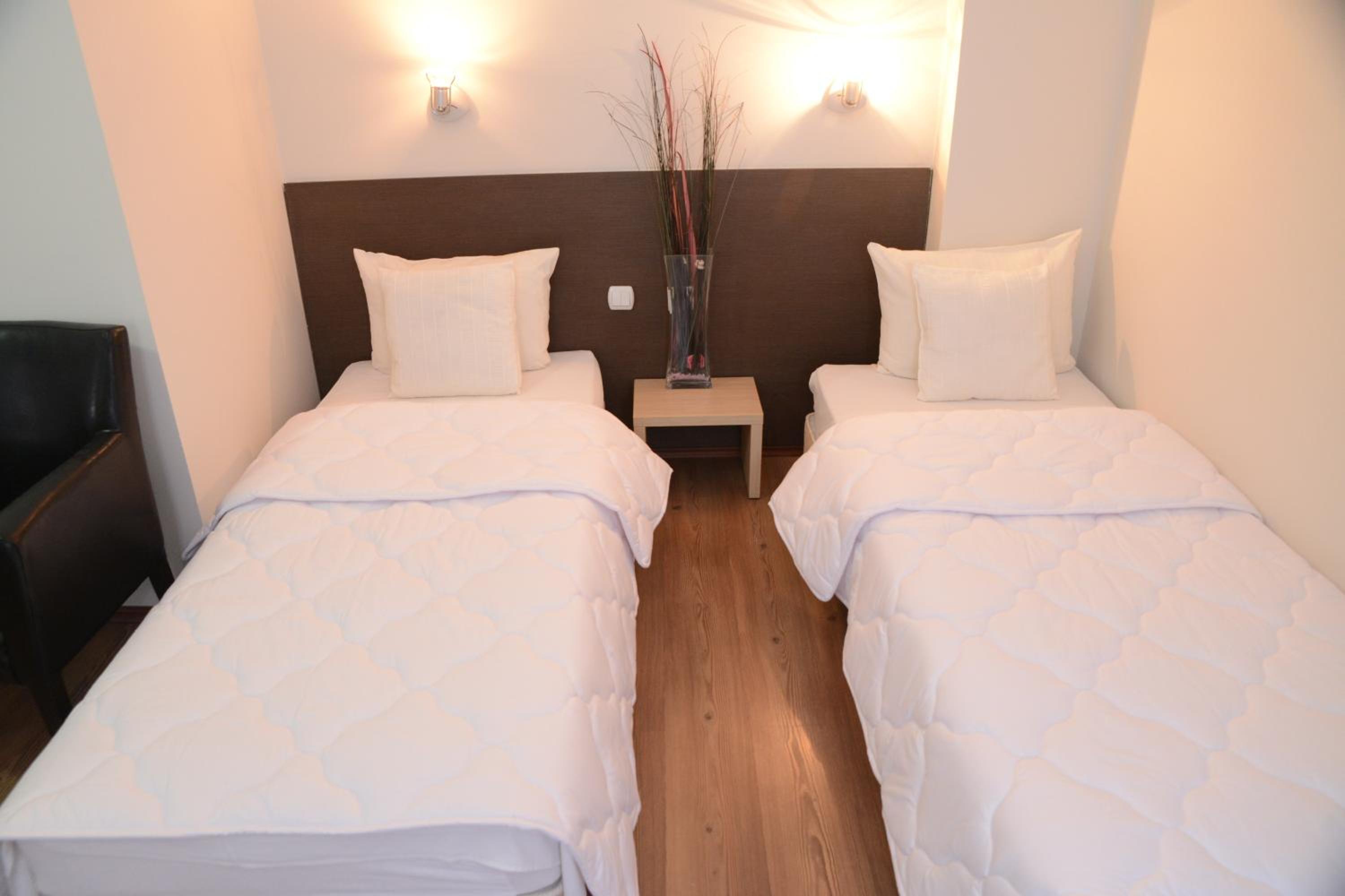 Triple Room - Photo 7