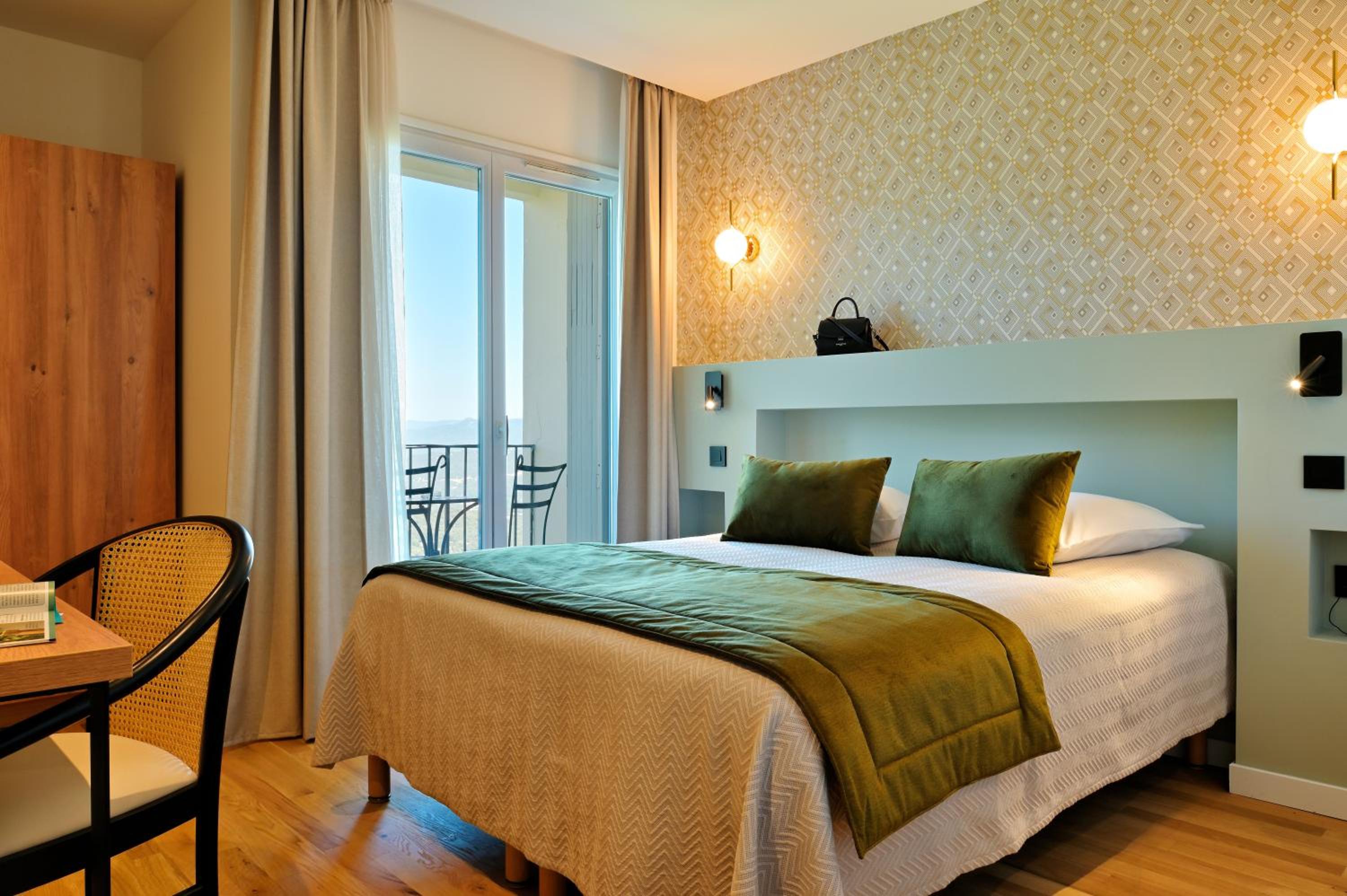 Deluxe Double Room with Balcony and Sea View photo 1