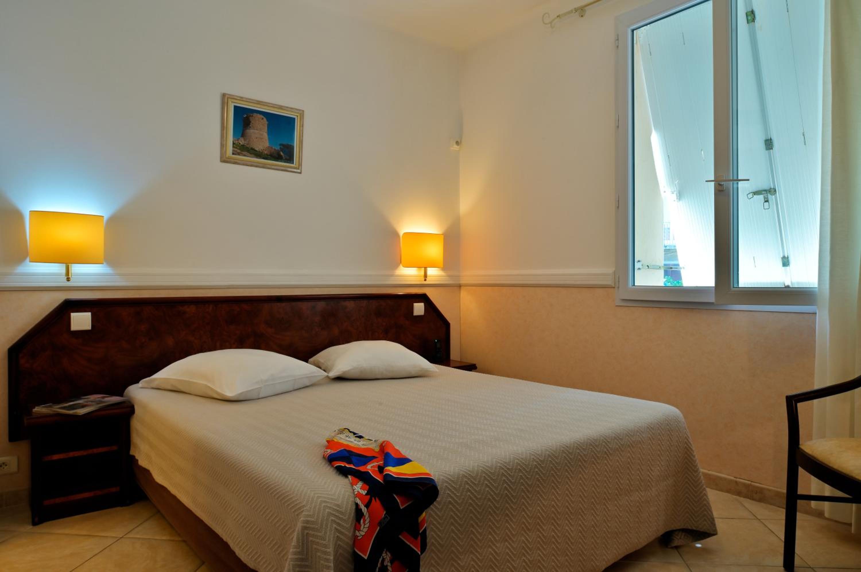 Standard Room with City View photo 1