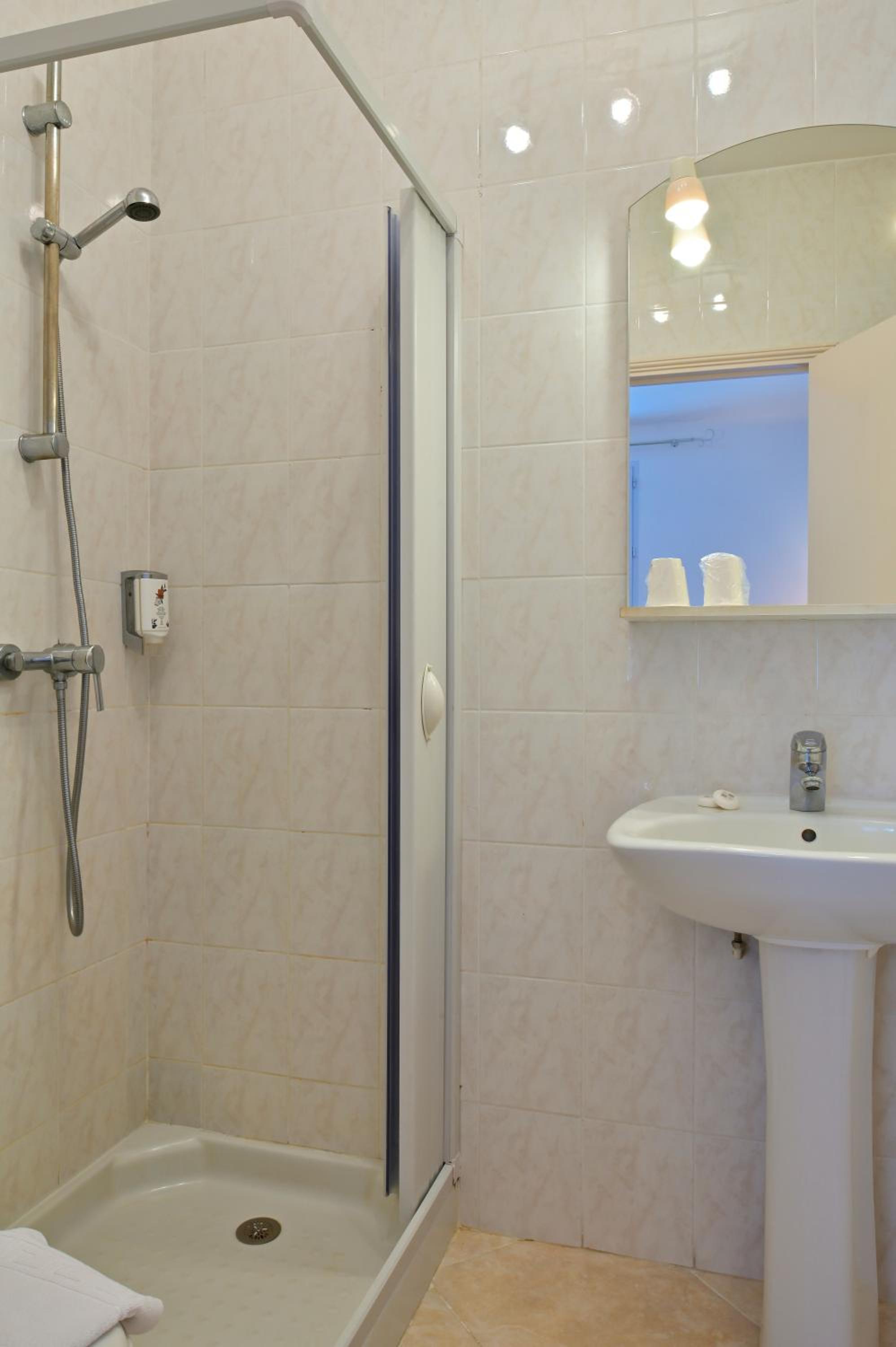 Standard Room with City View photo 3