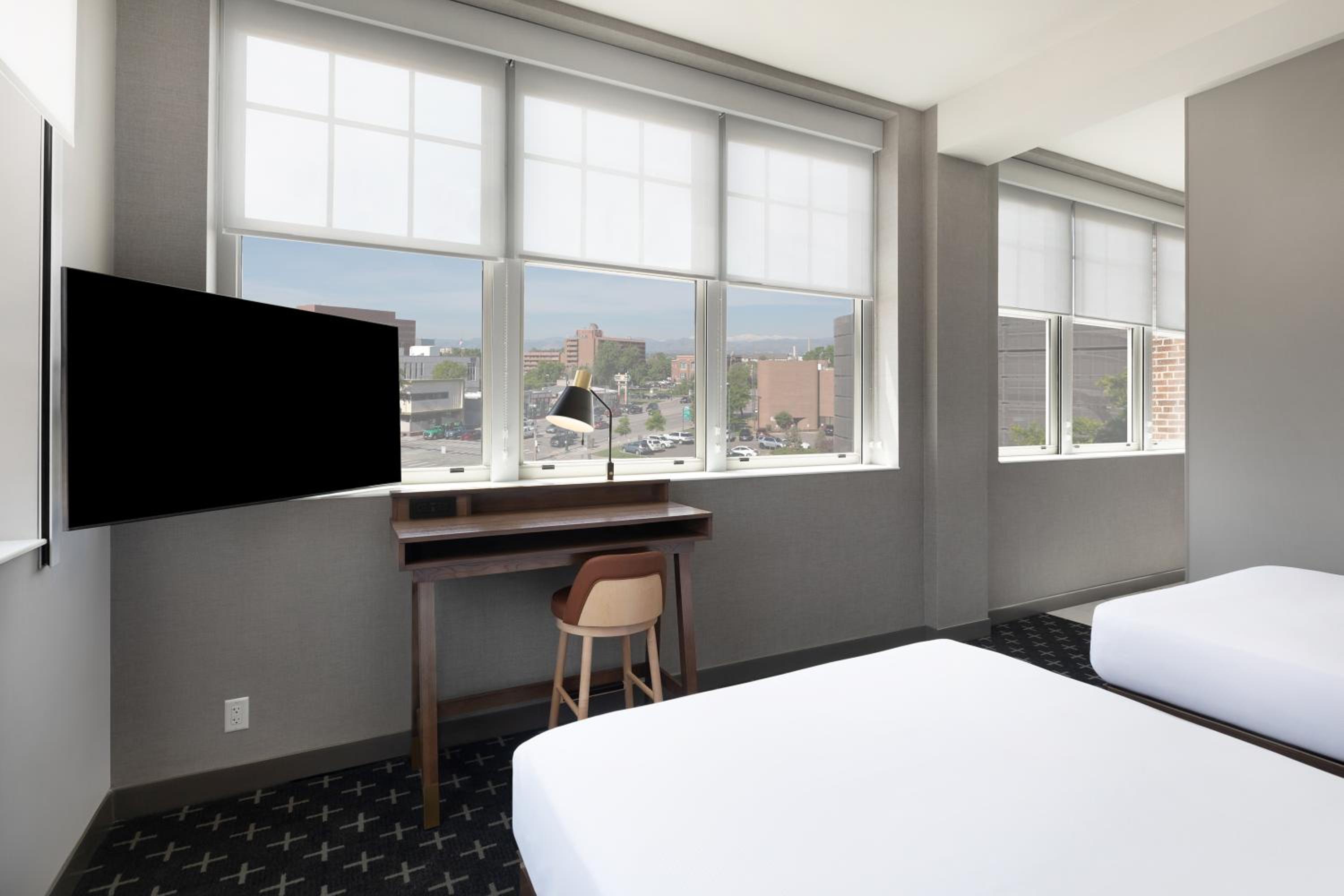 Corner Queen Room with Two Queen Beds - Photo 4