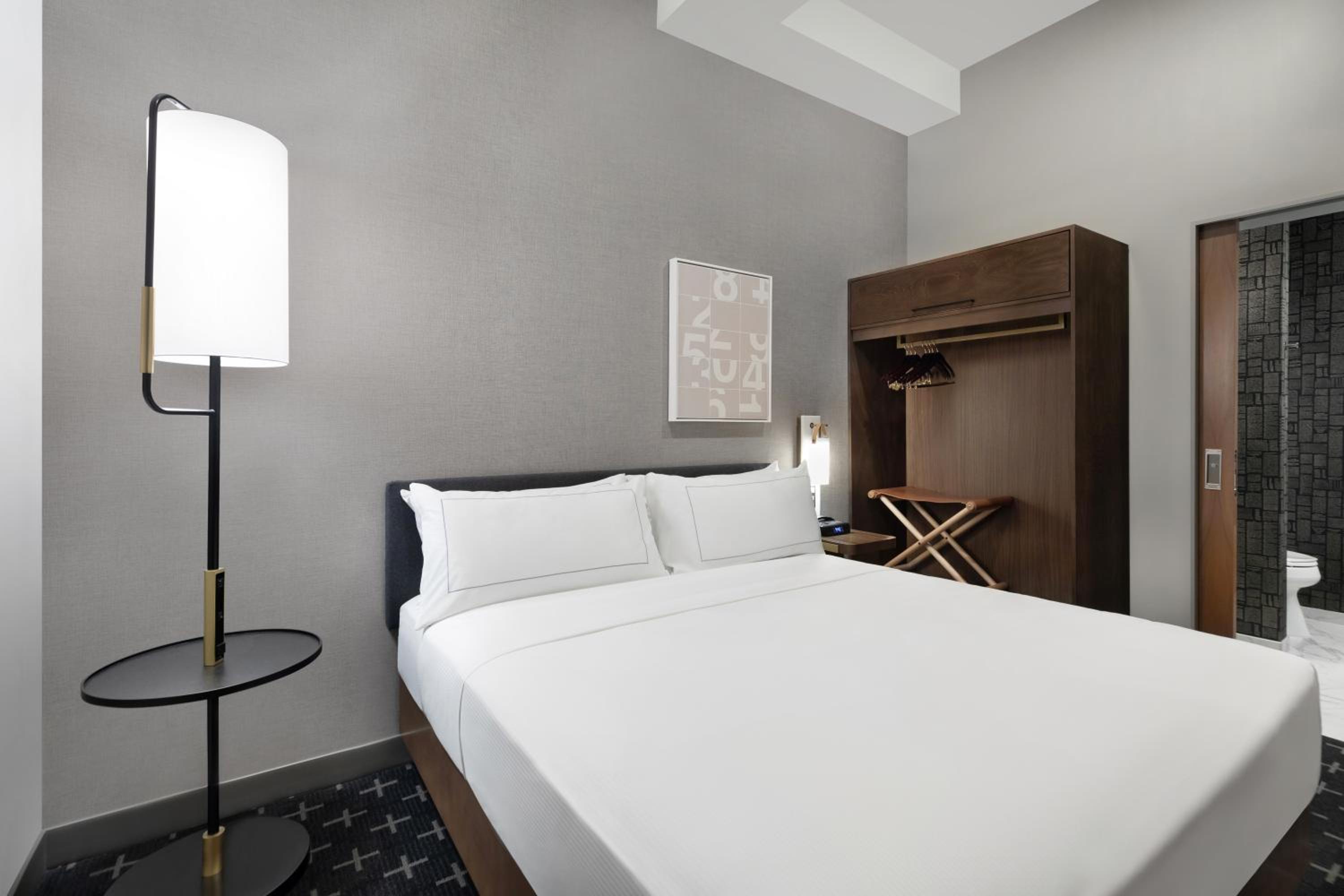 One-Bedroom King Suite - Photo 7