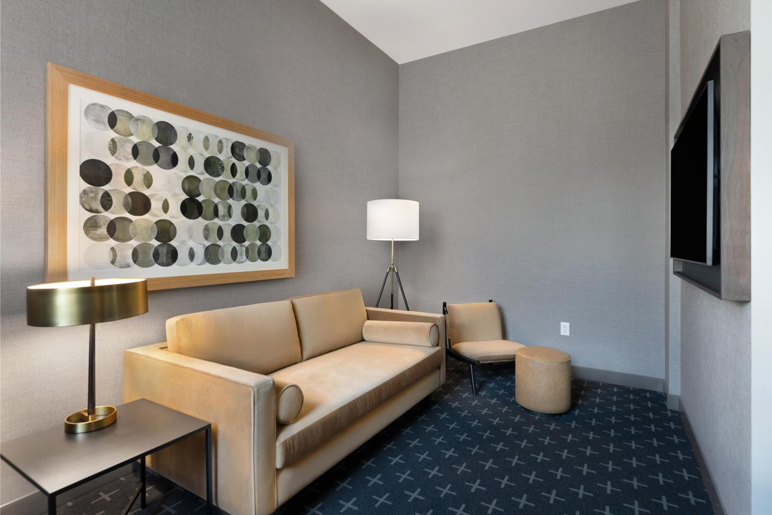 King Room - Hearing Accessible - Photo 13