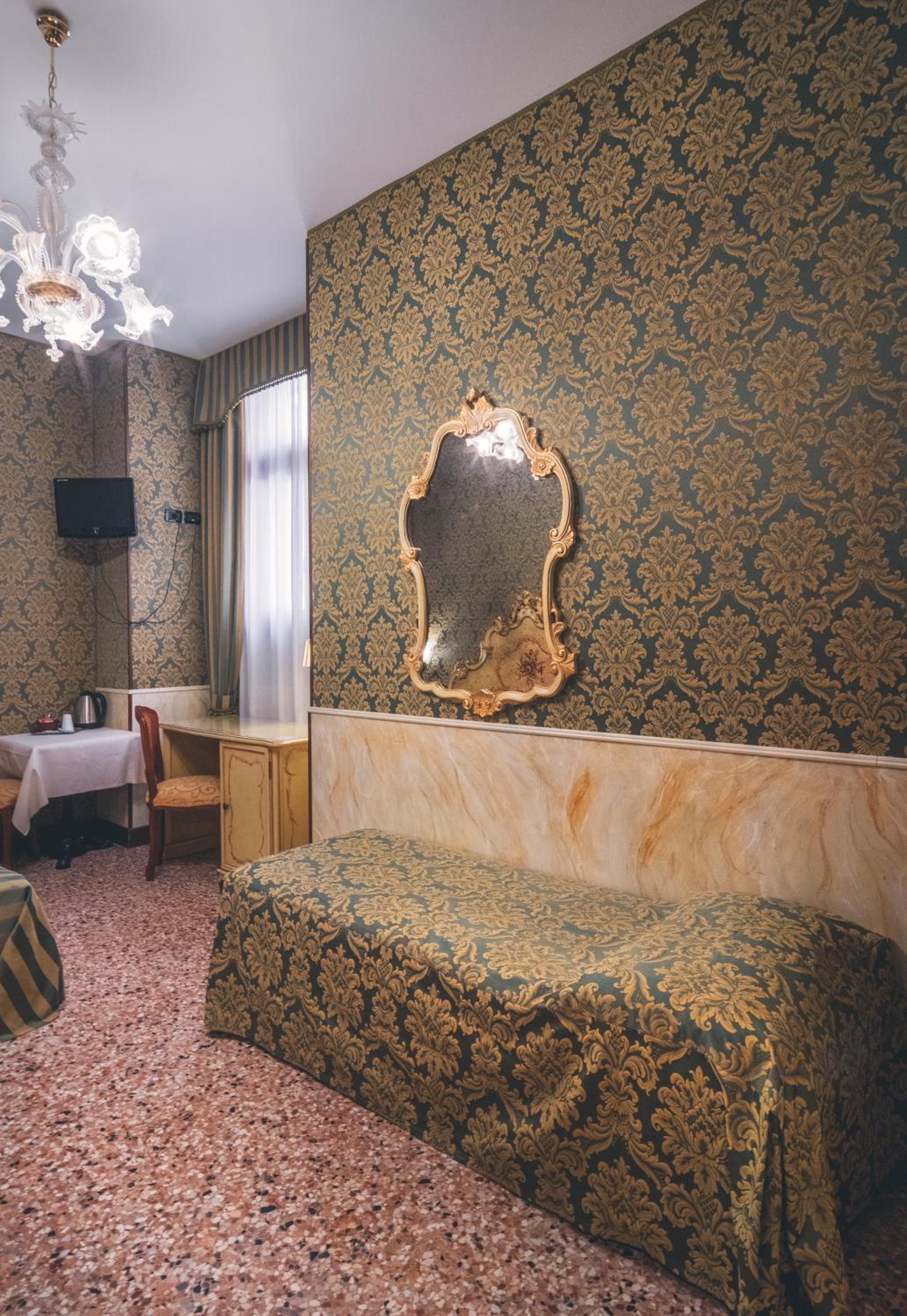 Classic Triple Room photo 3