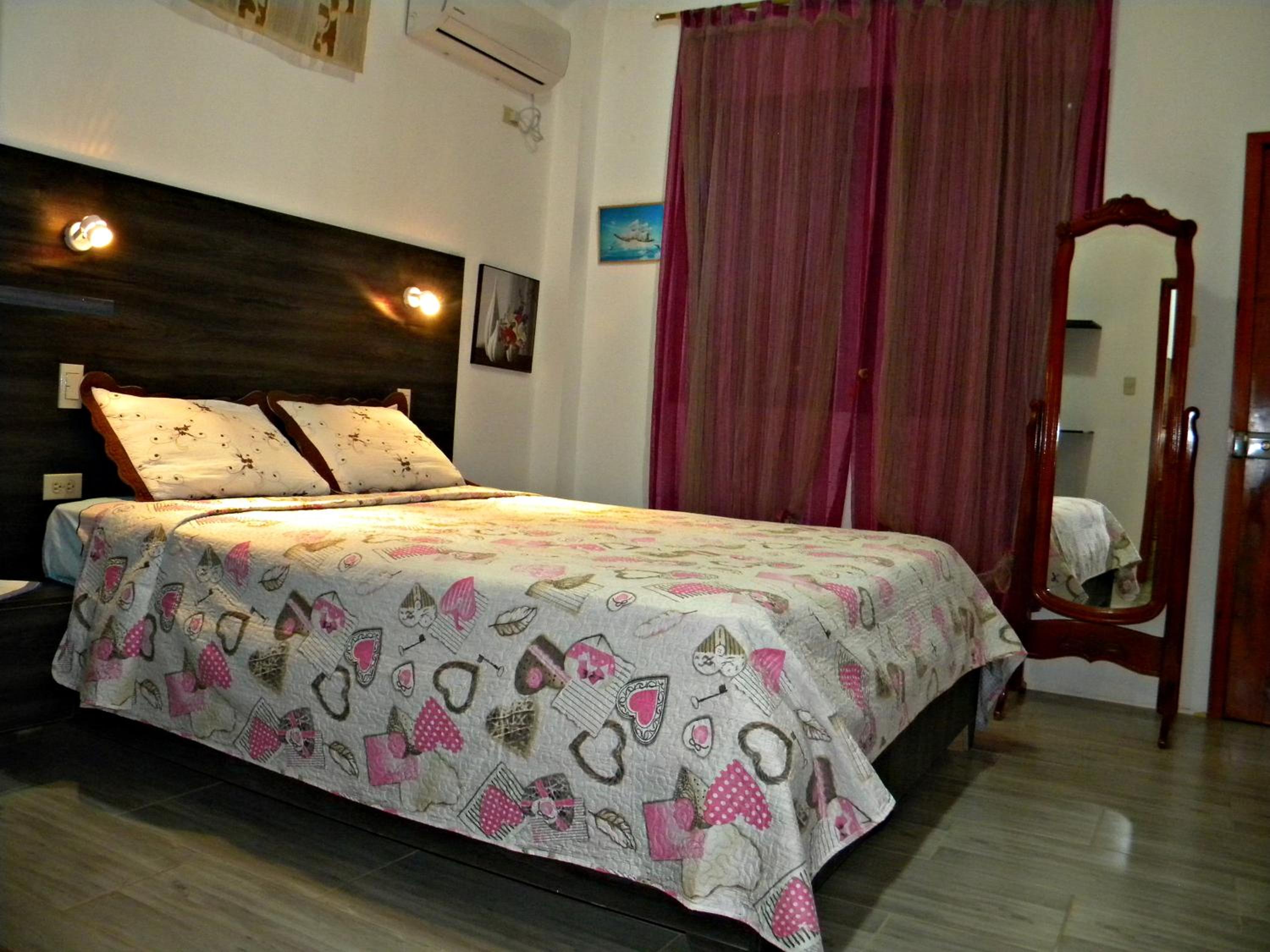 Queen Suite photo 2