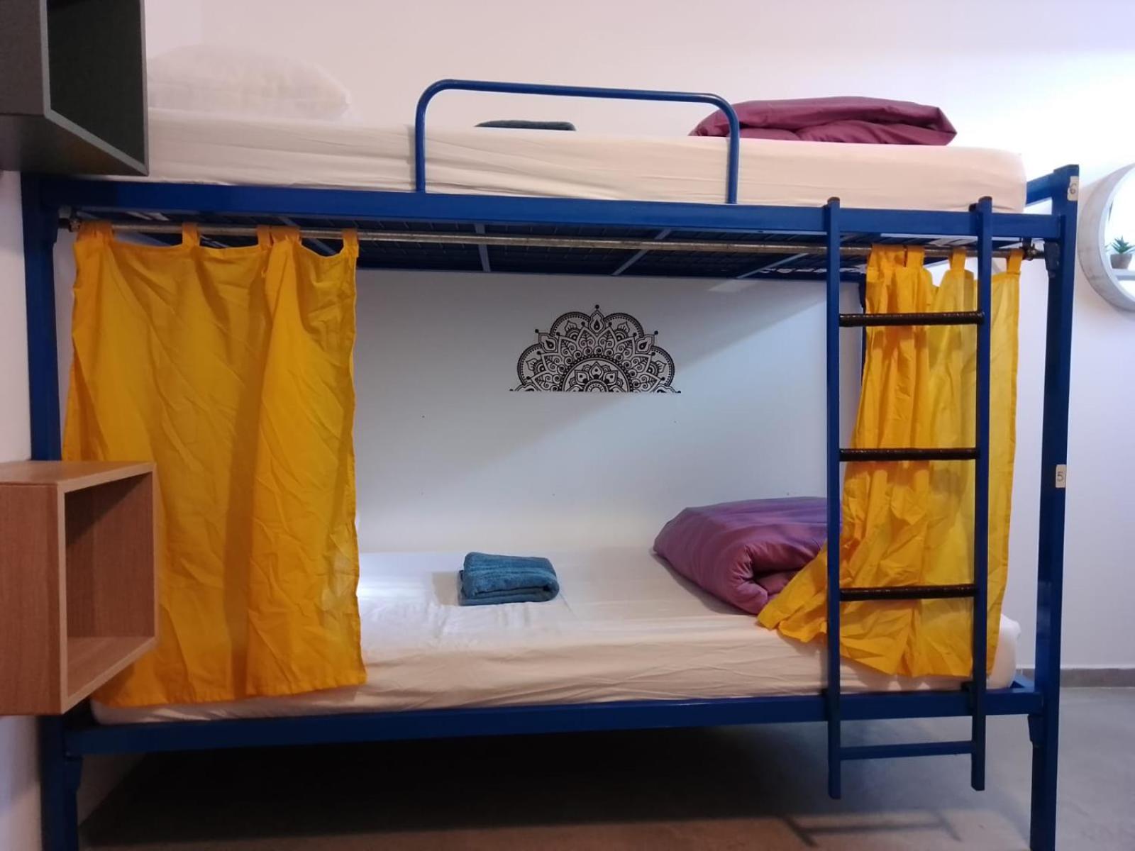 Bed in 6-Bed Mixed Dormitory Room photo 1