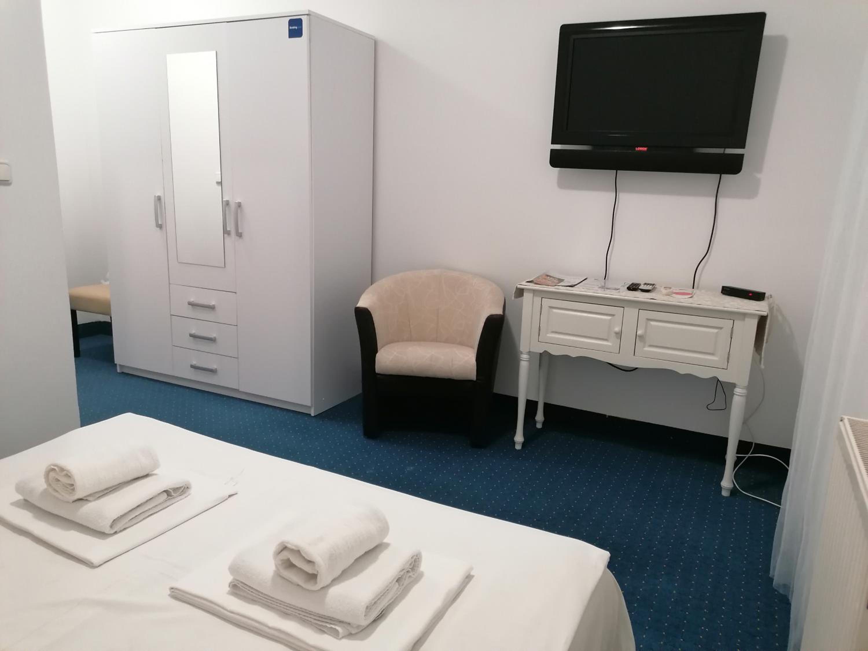 Economy Double Room photo 1