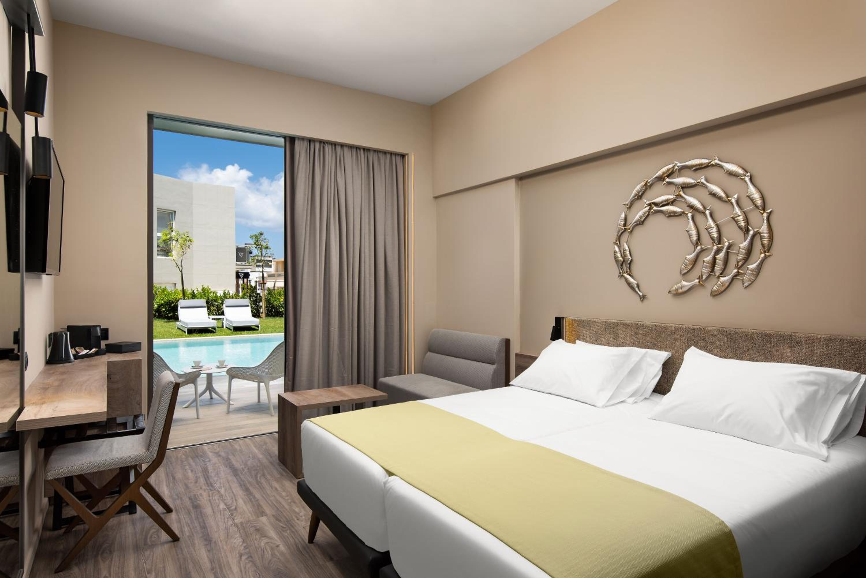 Quarto Deluxe com Vista para a Piscina - Anexo