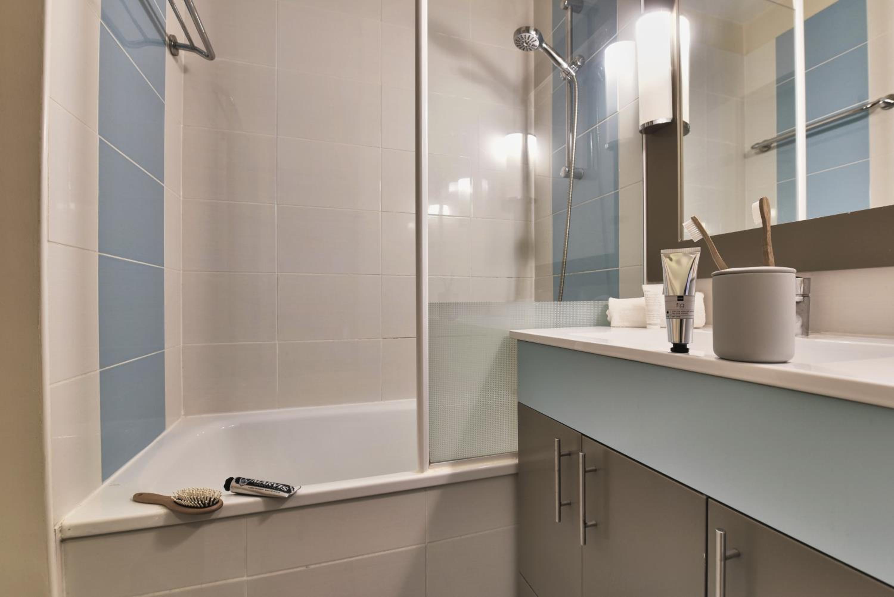 Standard Studio with Sleeping Alcove and Terrace or Balcony (4 People) - Photo 5