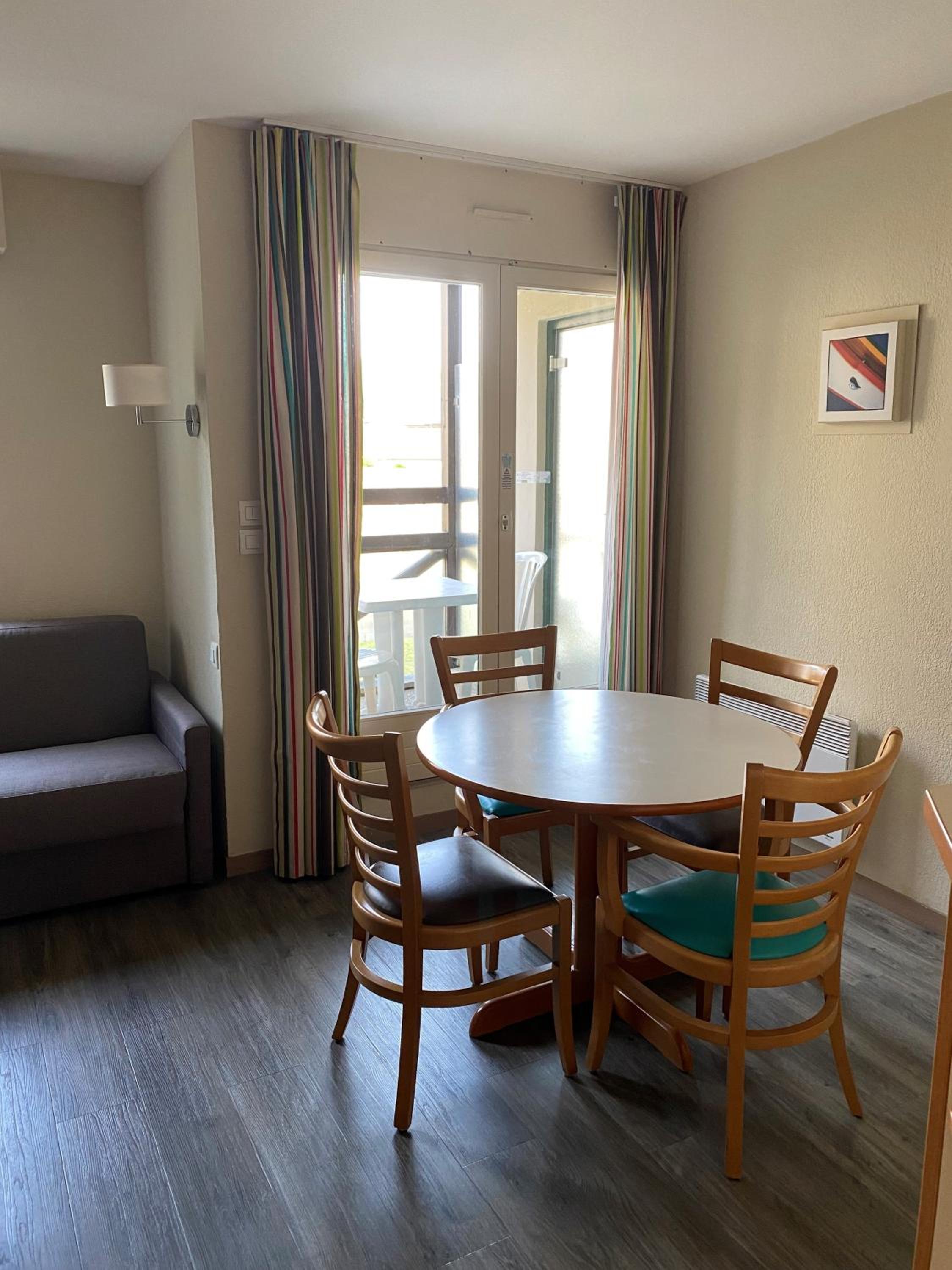 Standard Studio with Sleeping Alcove and Terrace or Balcony (4 People) - Photo 4