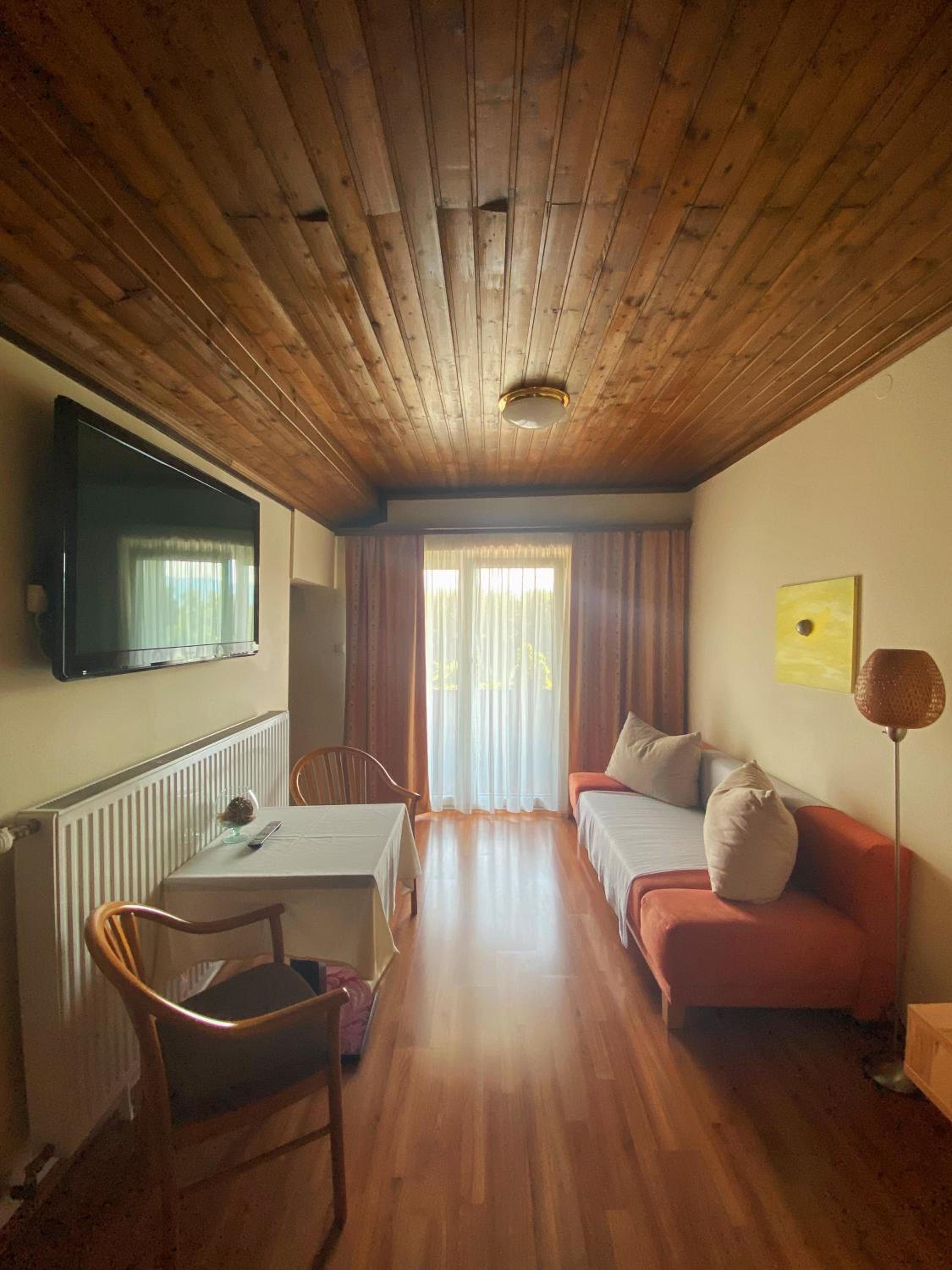 Family Room with Balcony photo 2