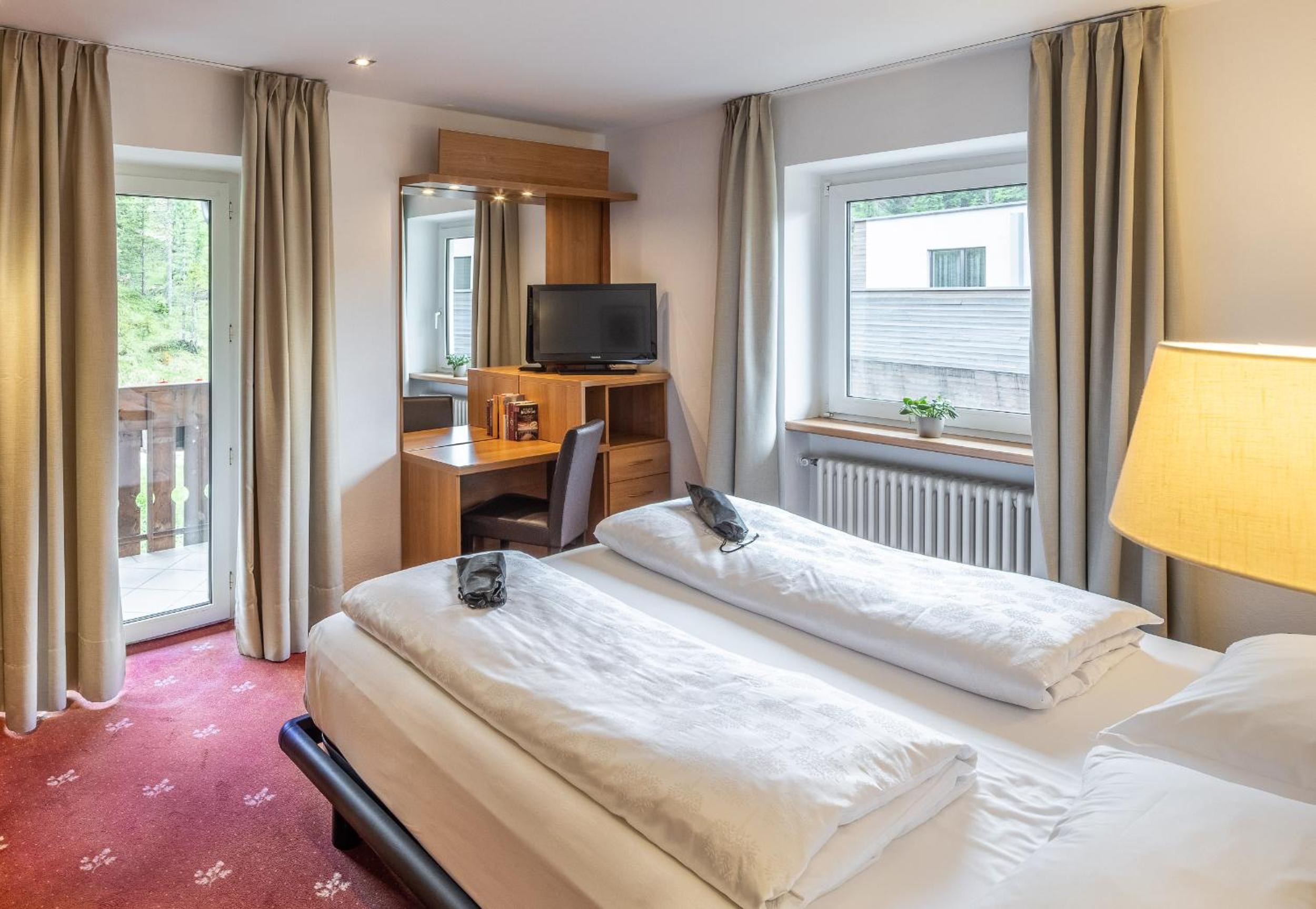 Standard Double Room - Photo 1