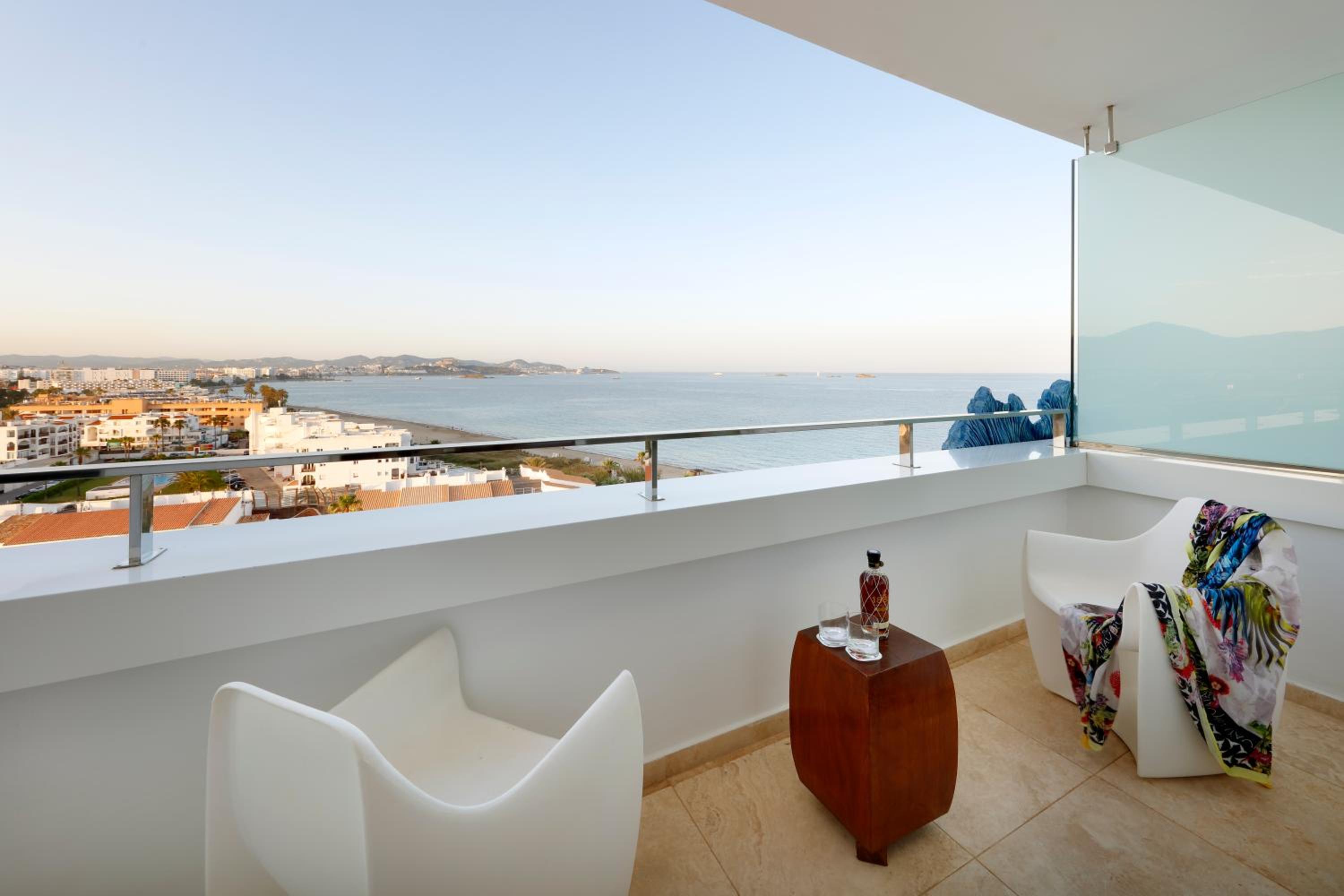 Suite Anything Can Happen - Entrance to Ushuaia Club Included photo 3