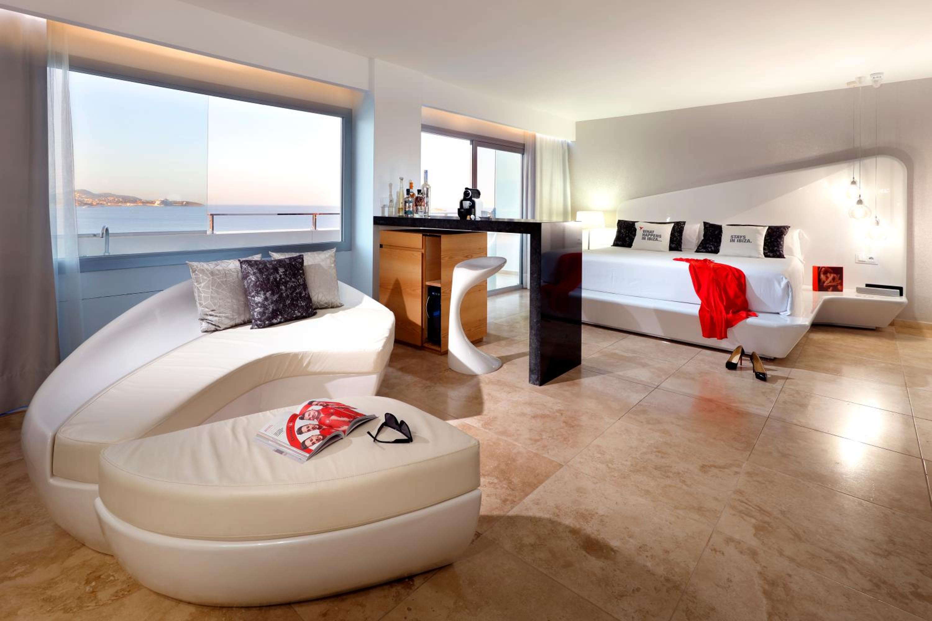 Suite Anything Can Happen - Entrance to Ushuaia Club Included photo 1