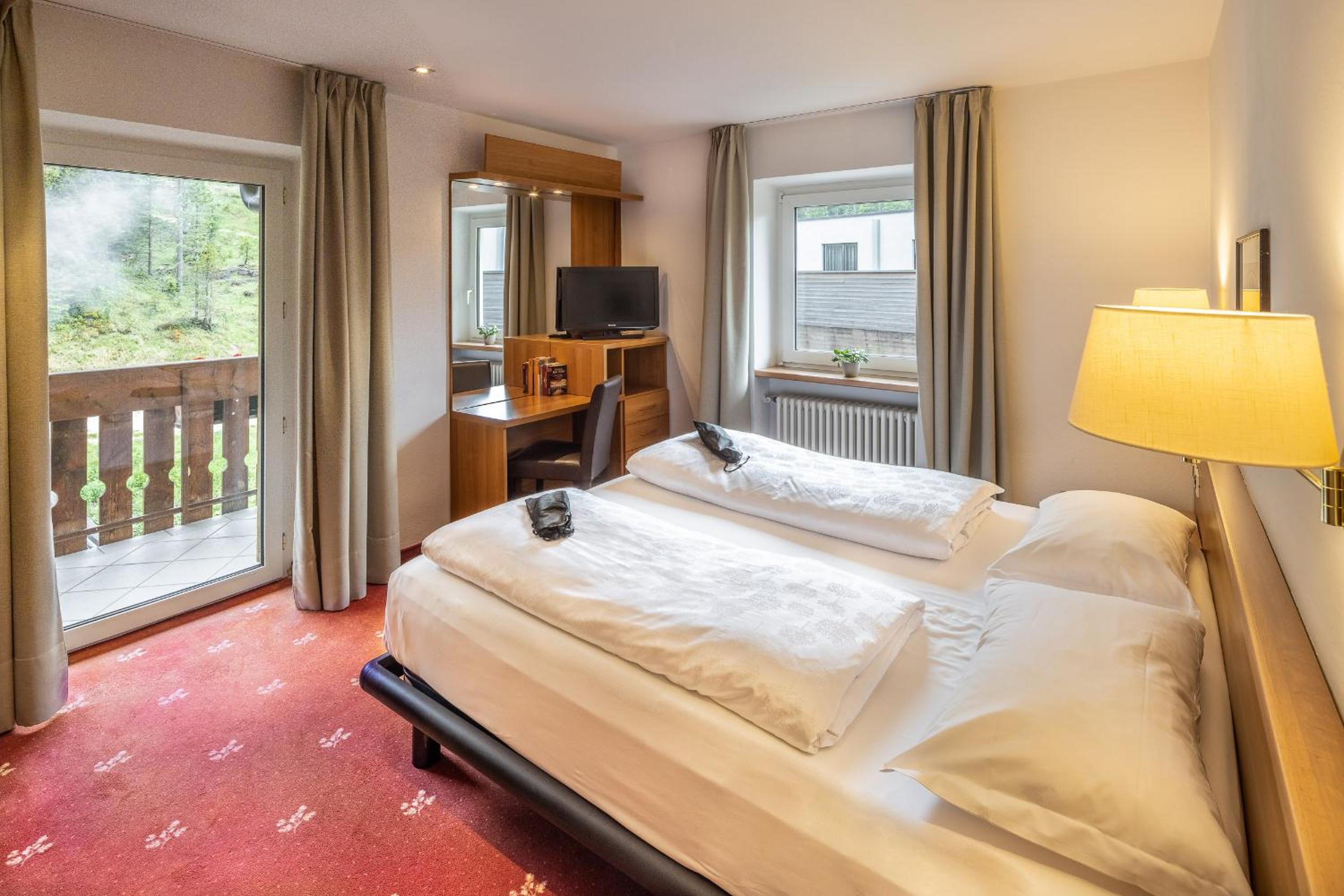 Standard Double Room - Photo 2
