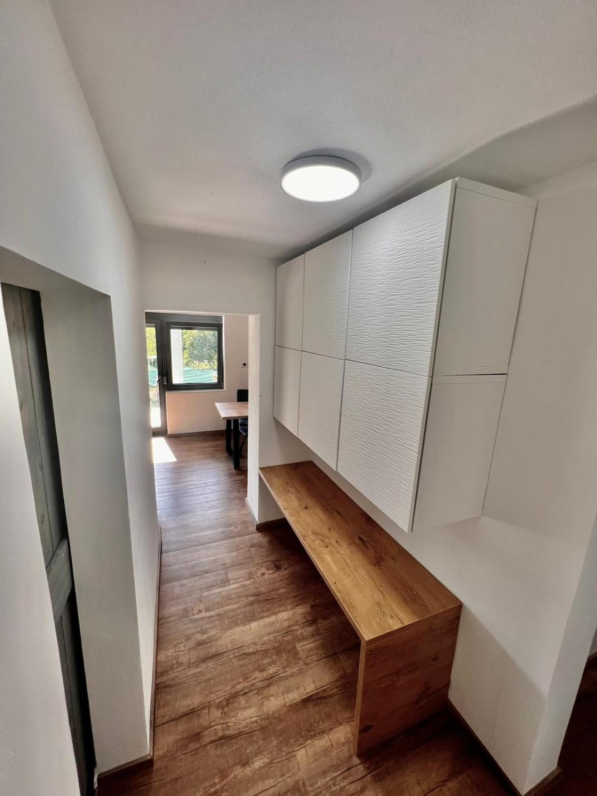 Two-Bedroom Apartment with Mountain View photo 2
