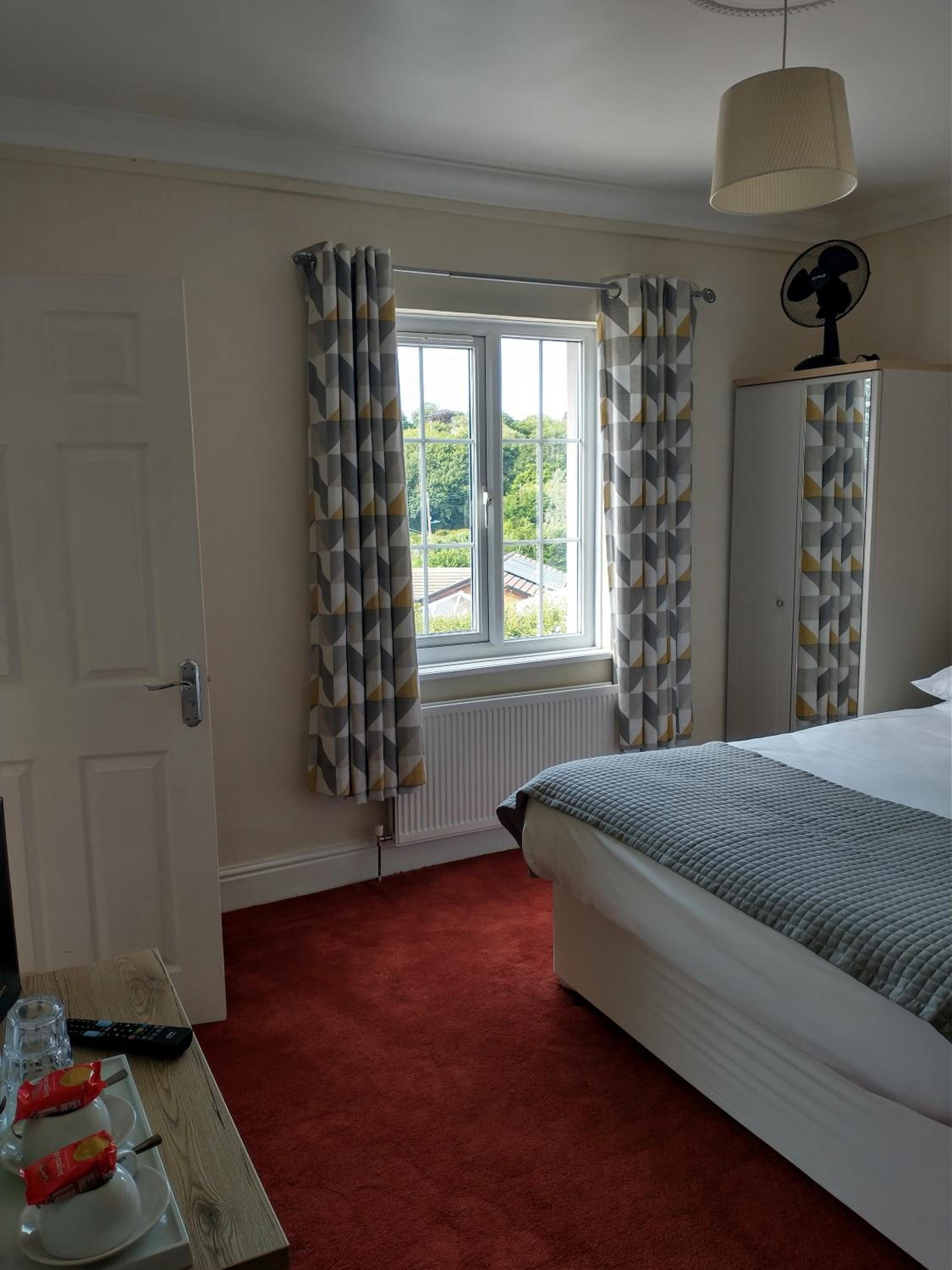 Standard Double Room - Photo 4