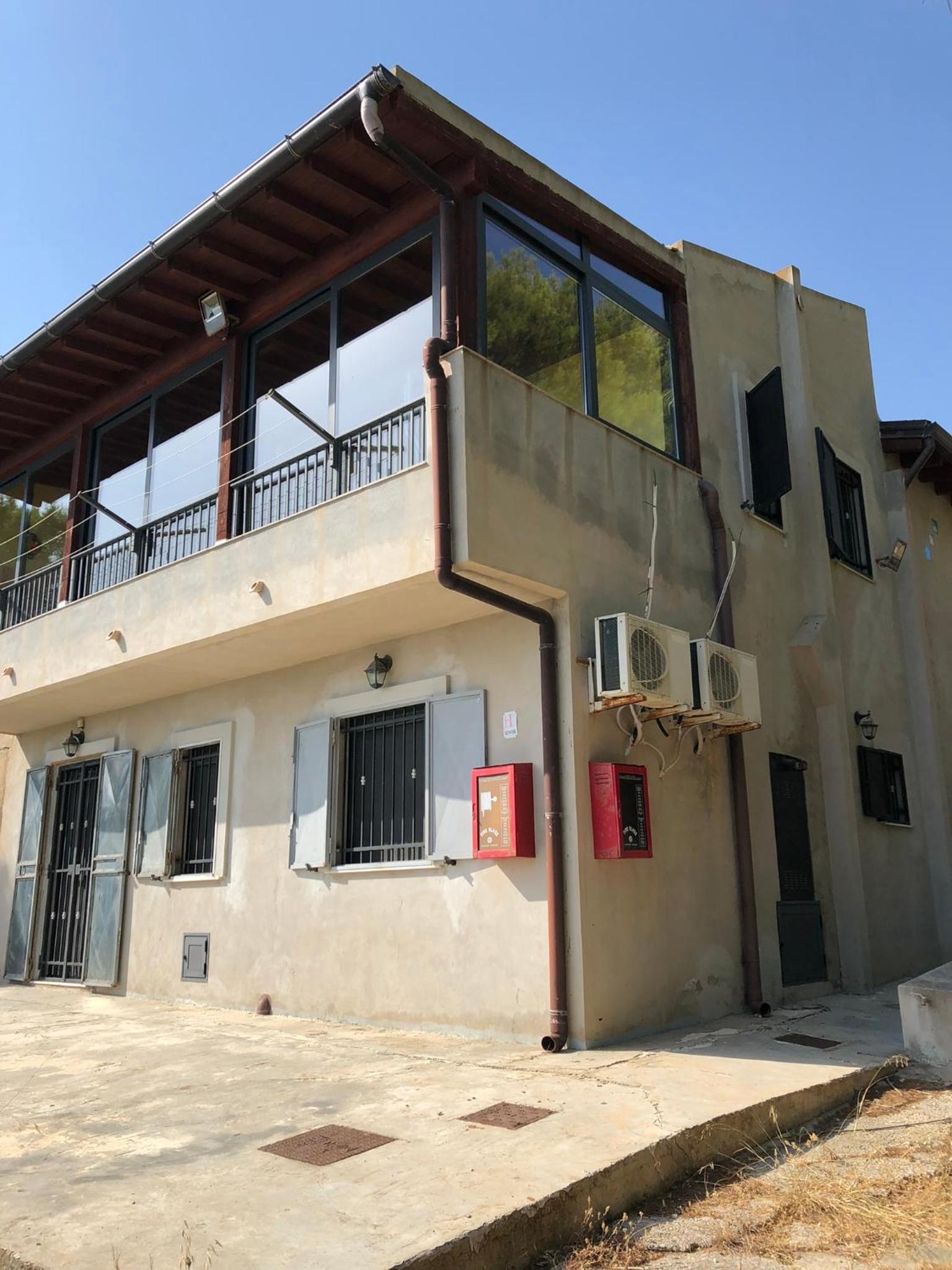Three-Bedroom Villa - Photo 5