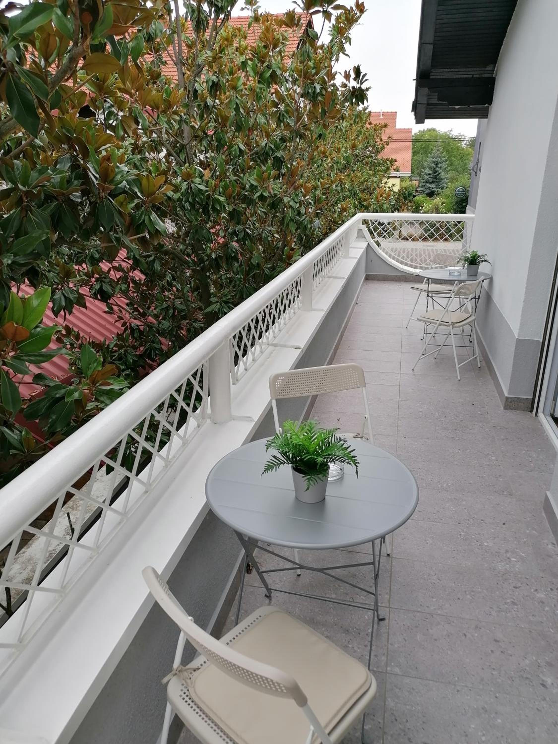 Double Room with Balcony - Photo 7