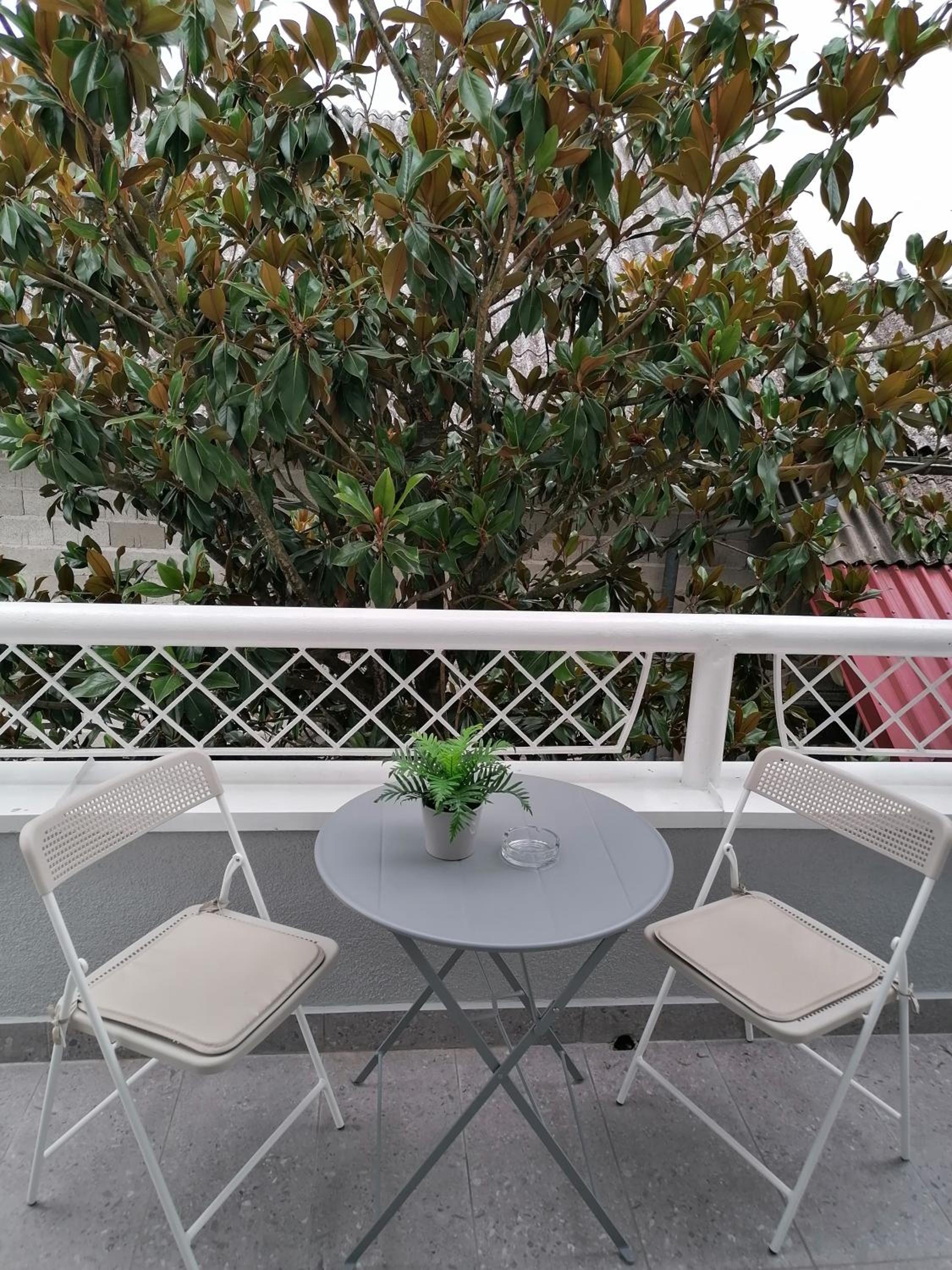 Double Room with Balcony - Photo 2