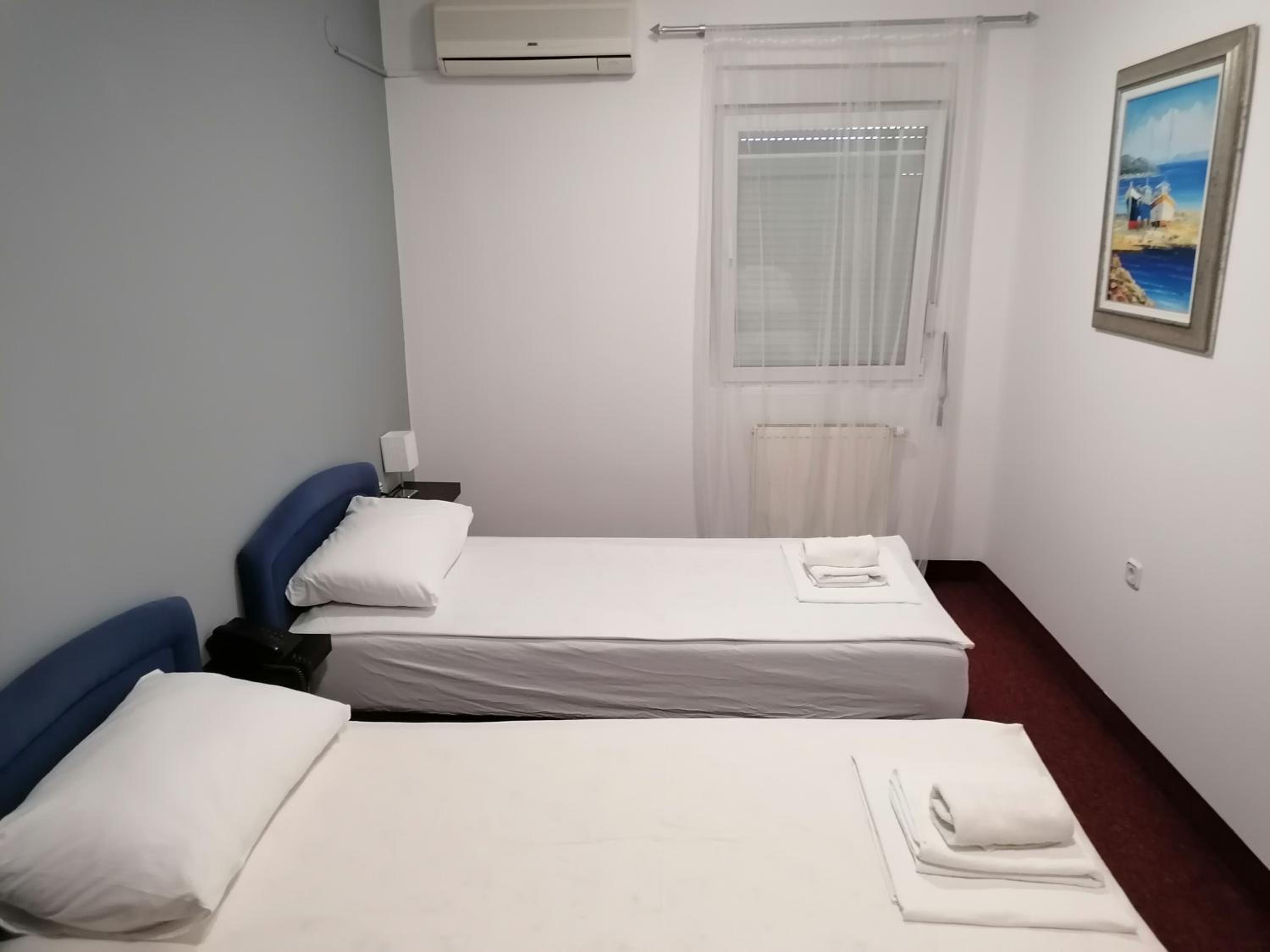Standard Triple Room photo 2