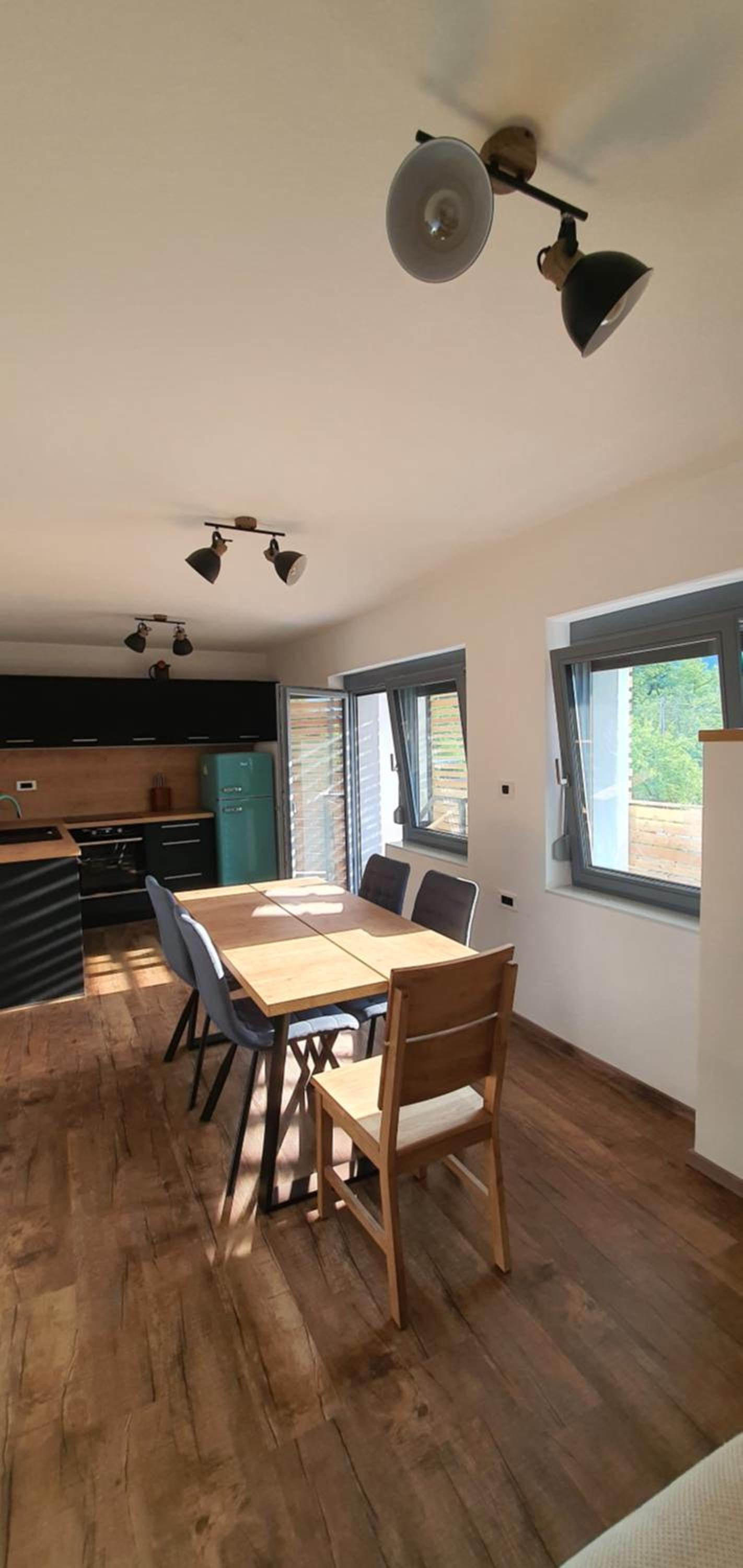 Two-Bedroom Apartment with Mountain View photo 3