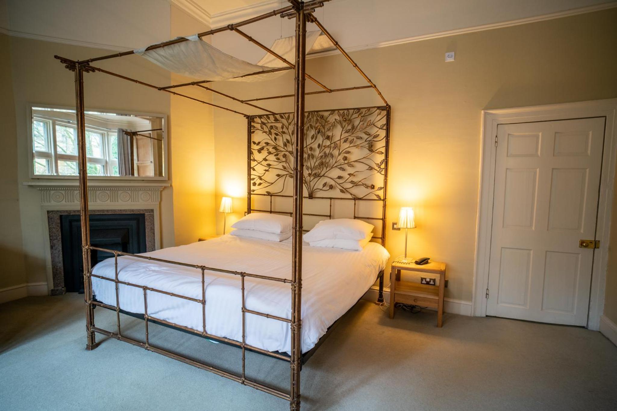 Double Room with Four Poster Bed photo 1