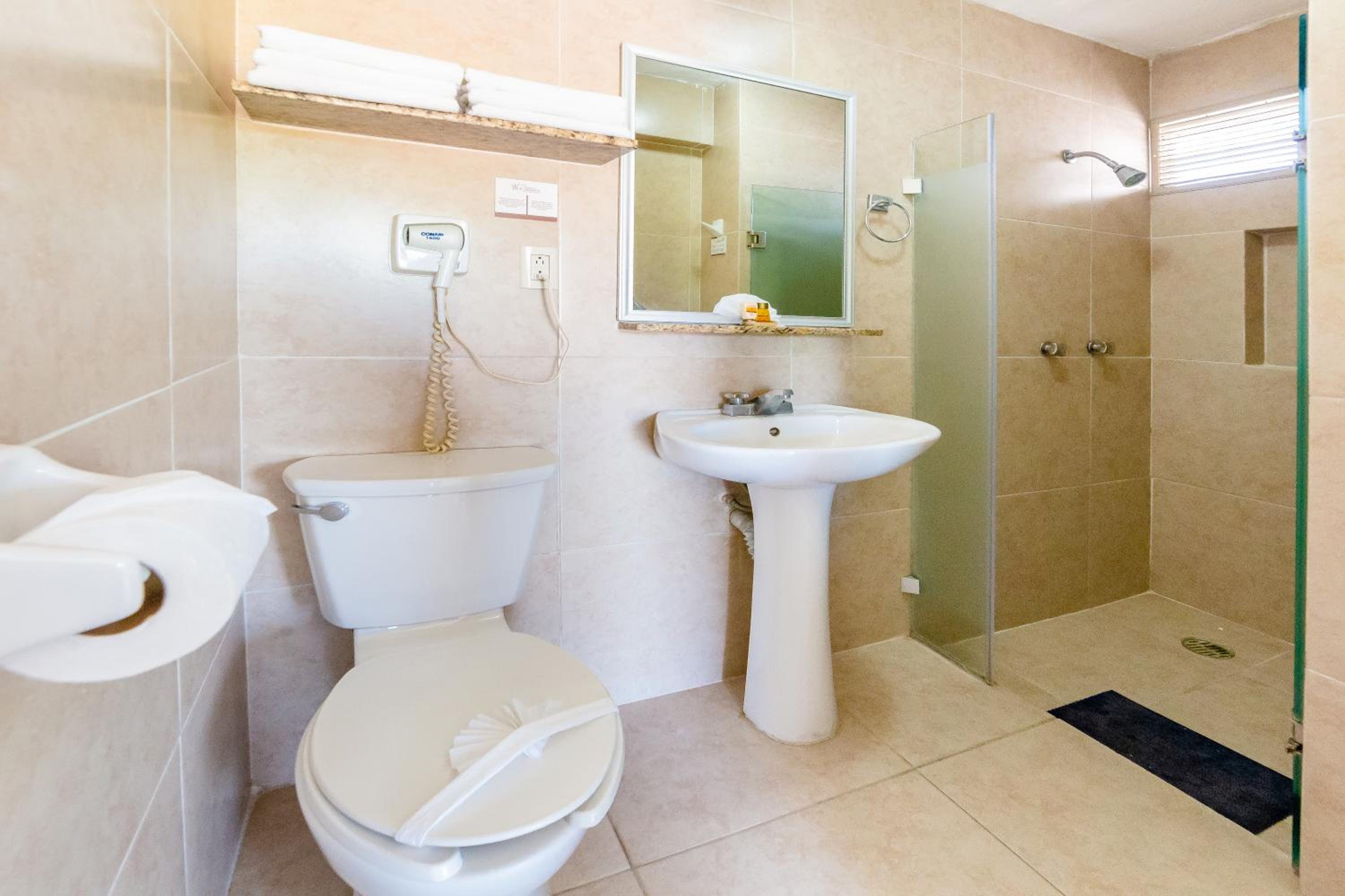Standard Double Room with Two Double Beds - Photo 2