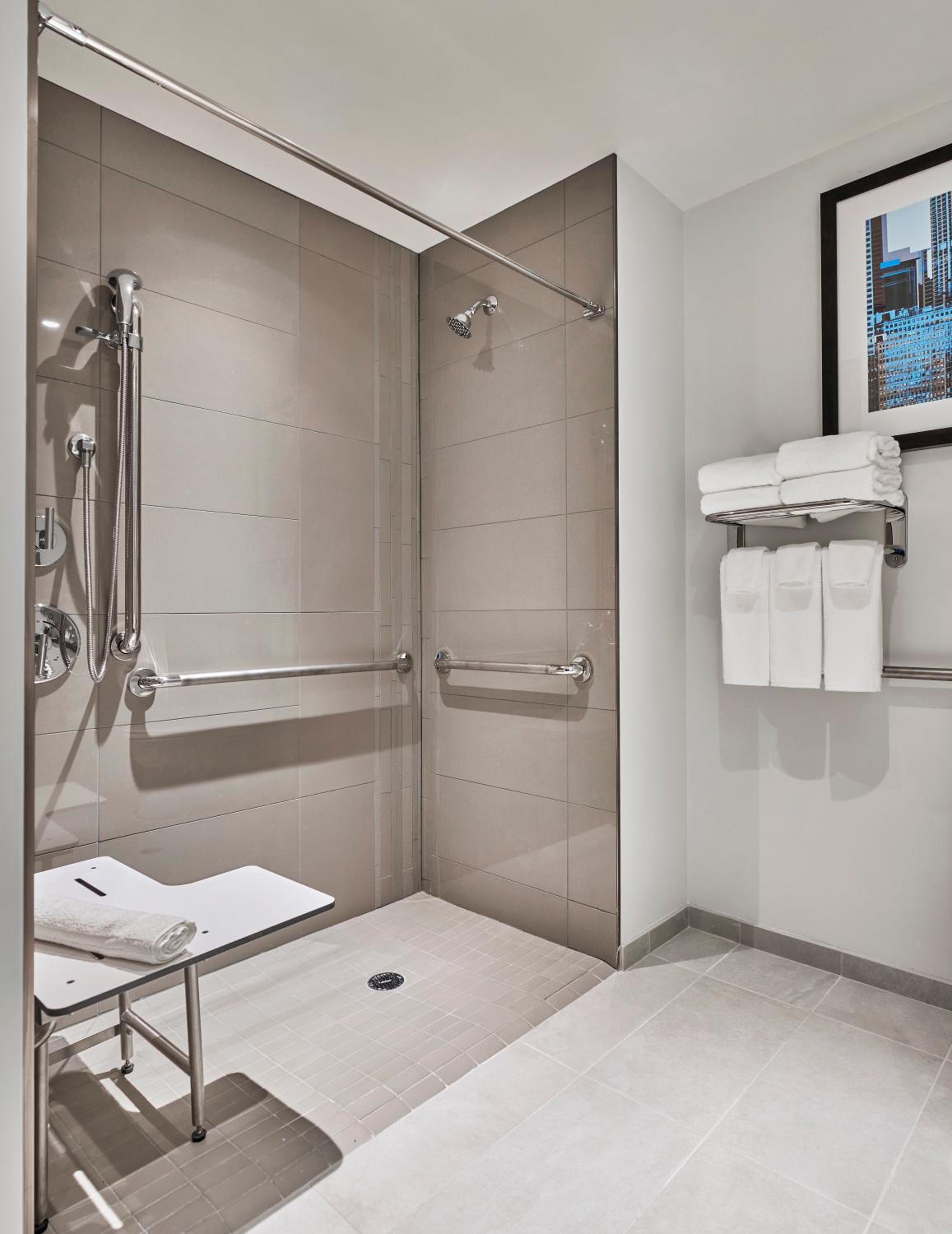 Queen Room with Two Queen Beds, Sofa Bed and Shower - Disability Access - Photo 4