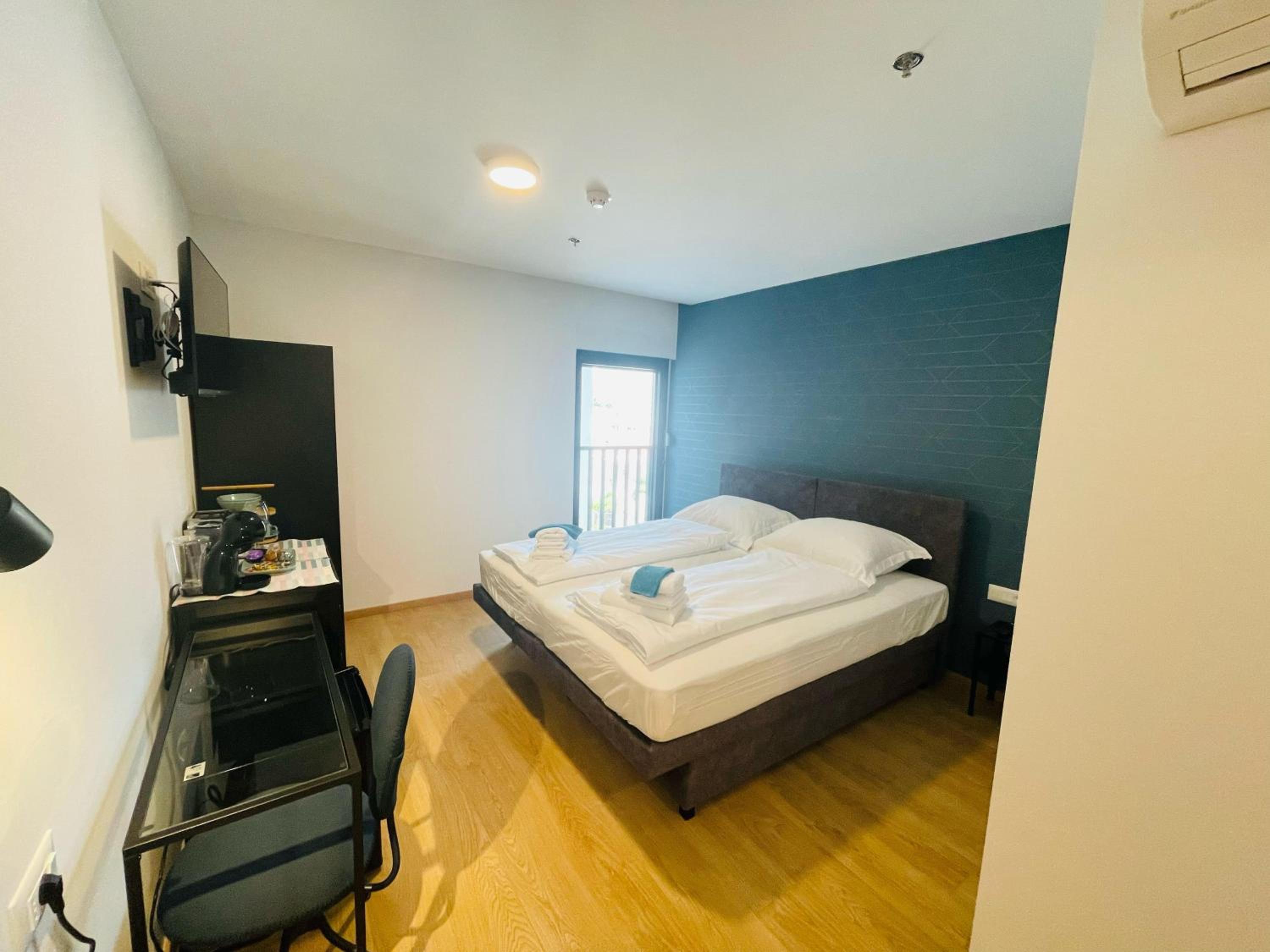 Double or Twin Room photo 3