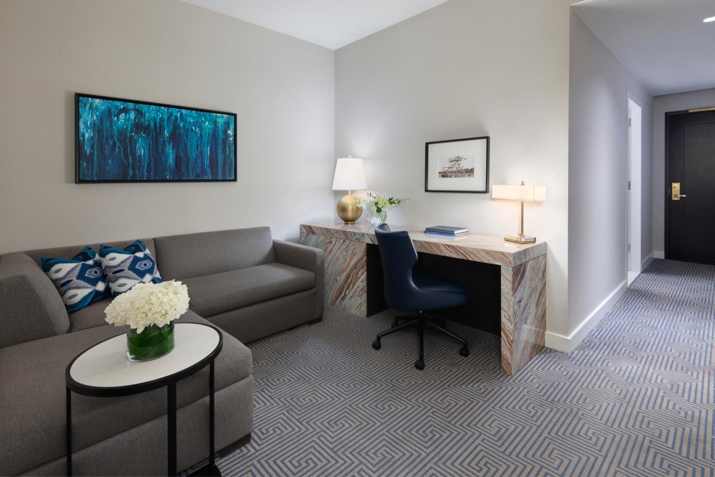 Junior King Suite with River View and Juliet Balcony thumbnail 5