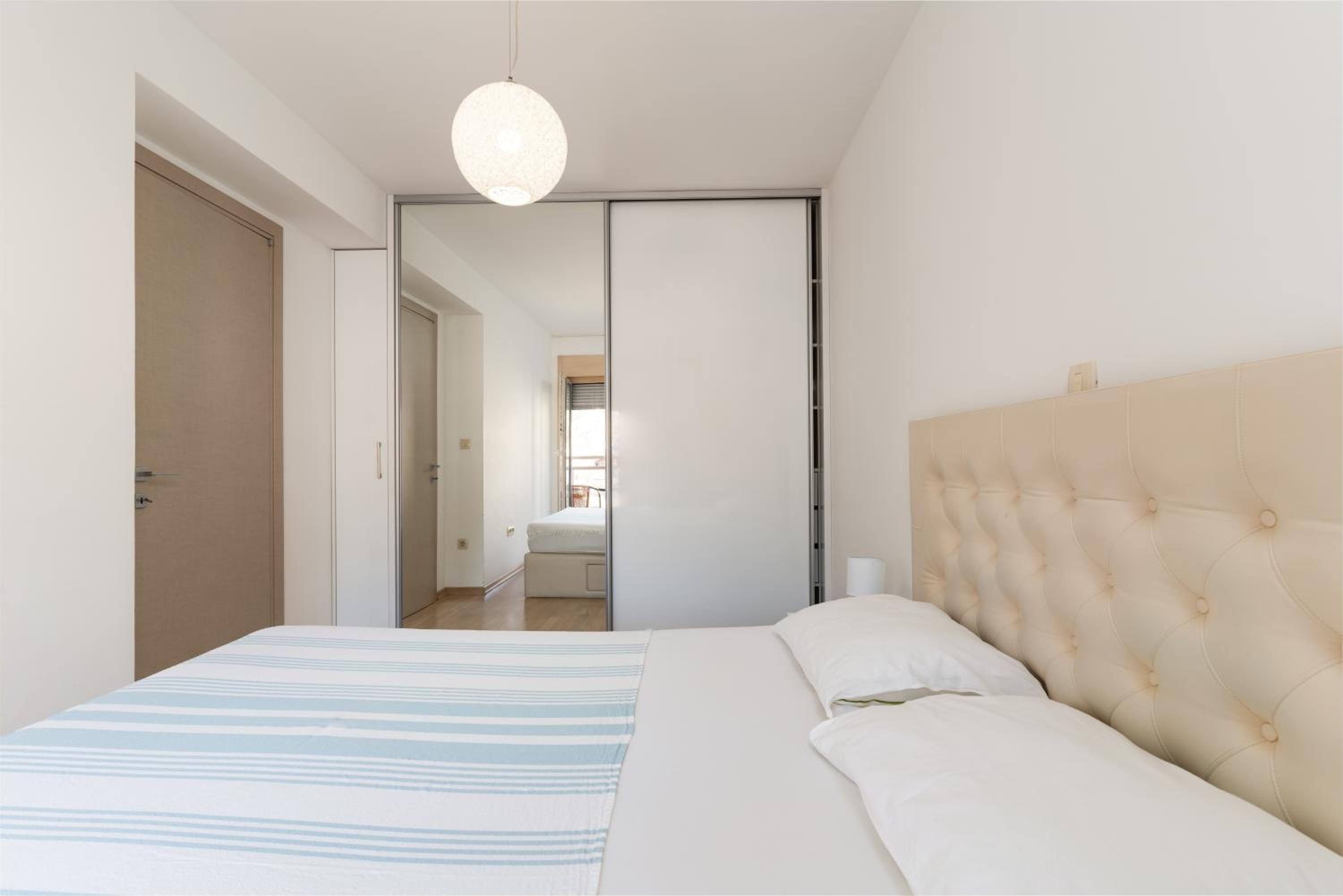 One-Bedroom Apartment photo 3