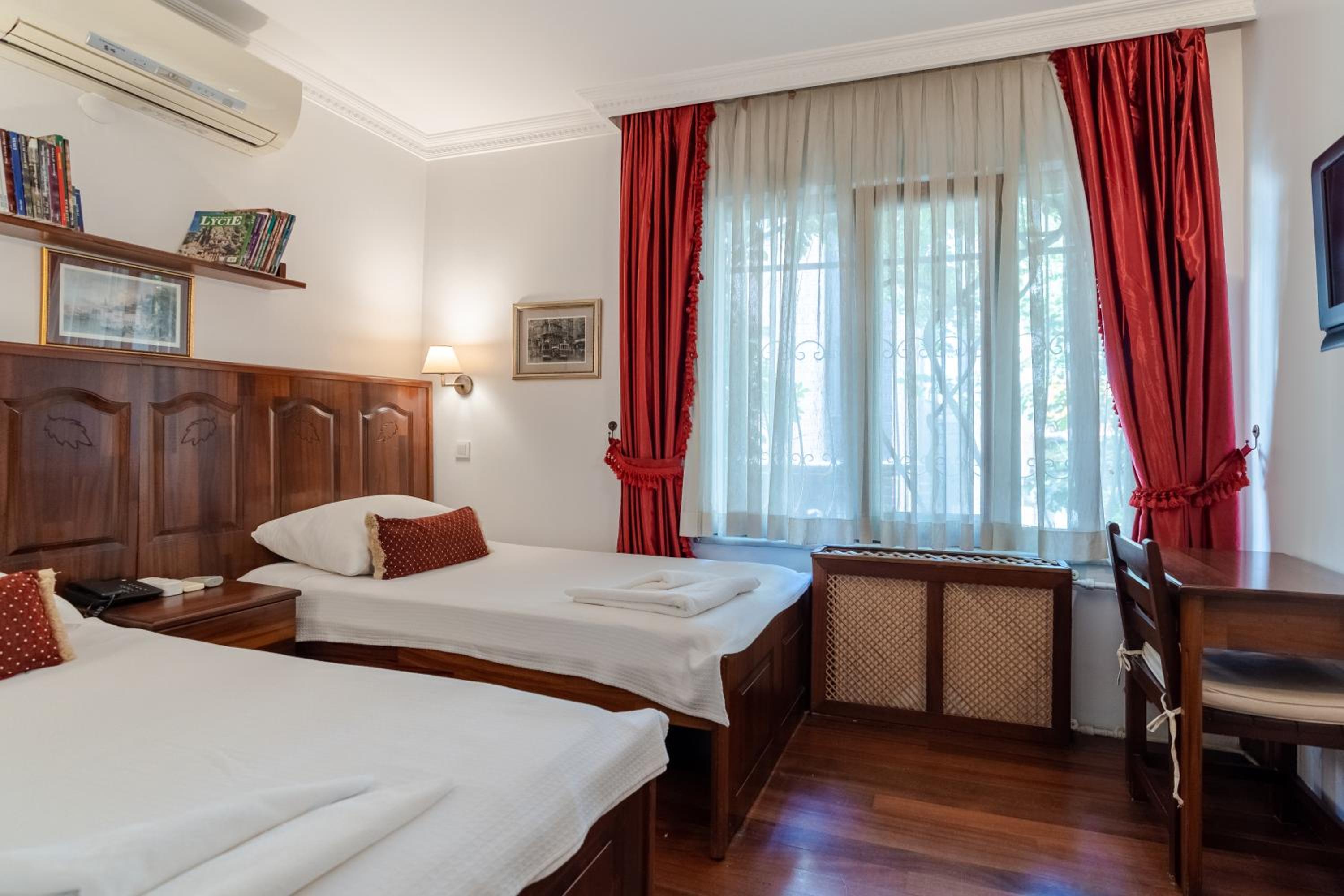 Standard Twin Room photo 1