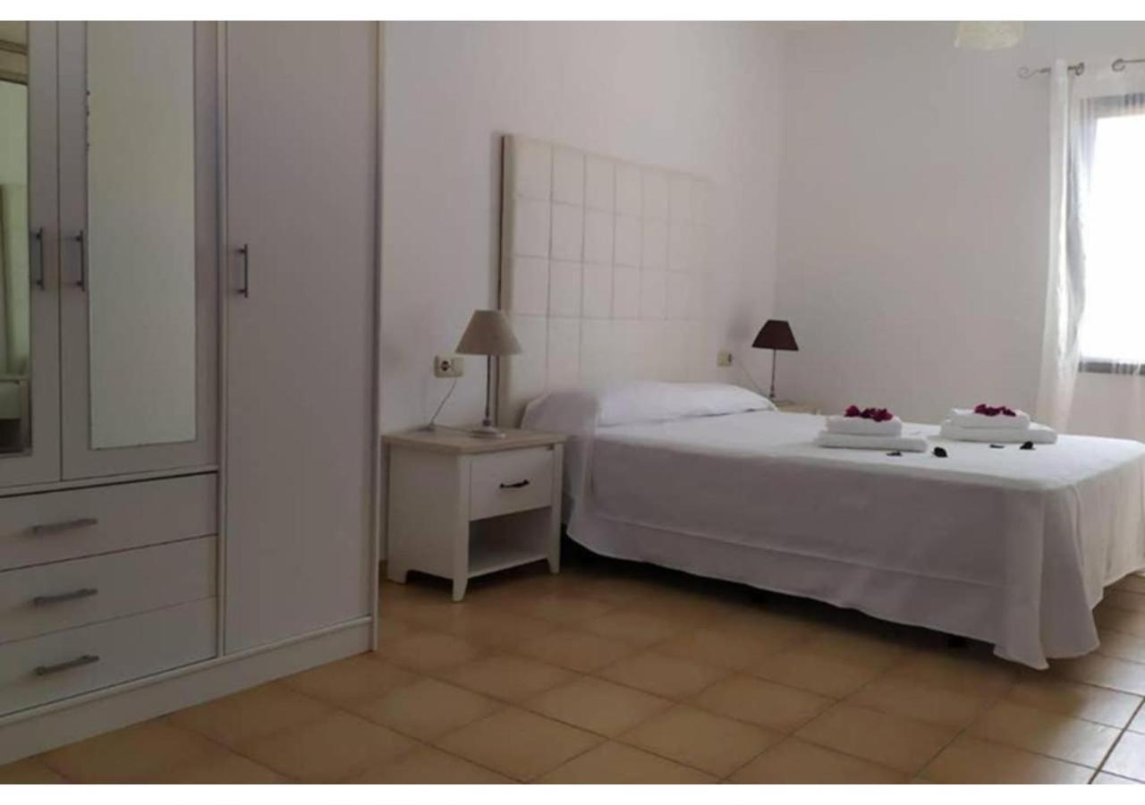 Two-Bedroom House photo 3