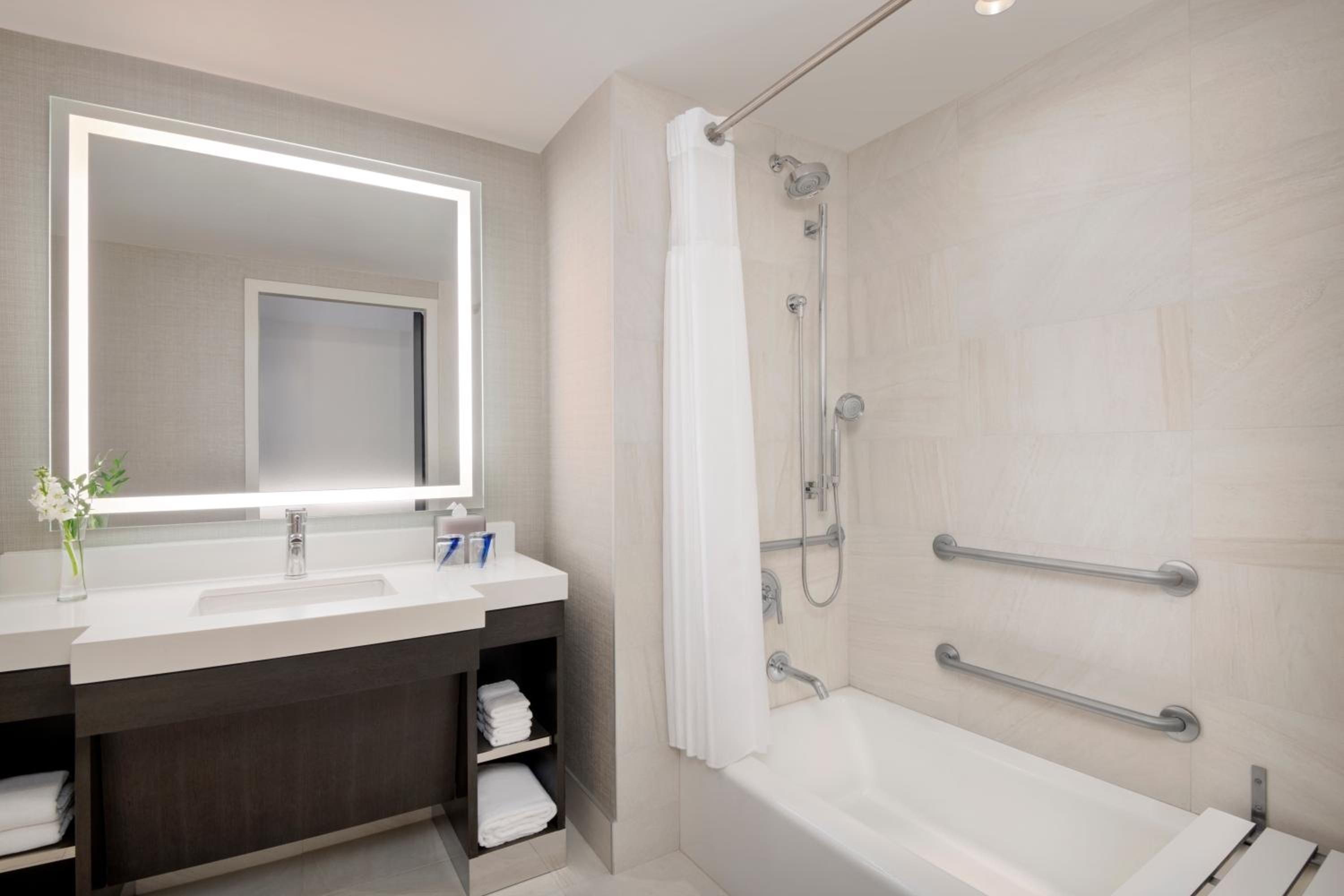 Premium Queen Room with Two Queen Beds and Wharf View - High Floor