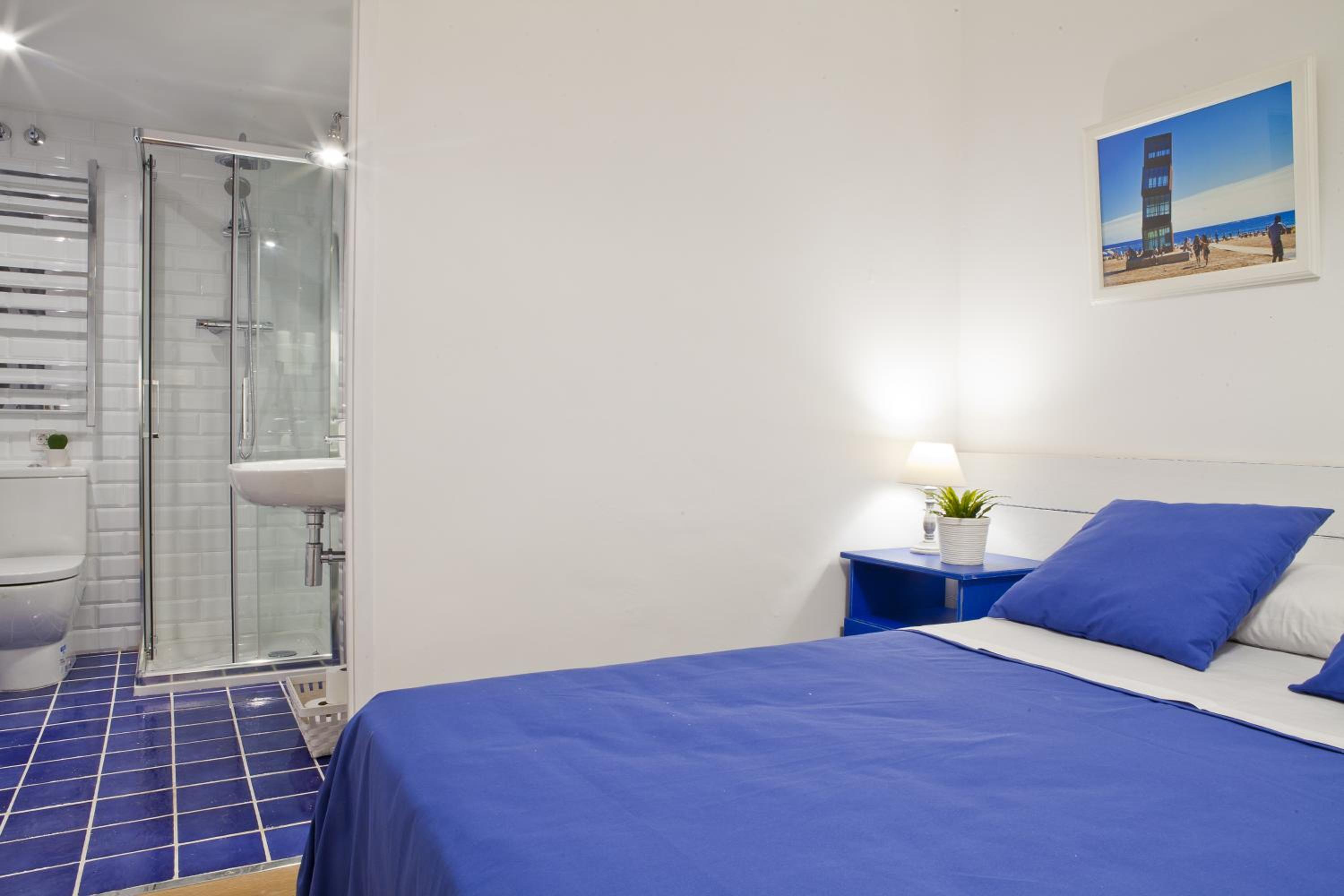 Double Room with Private Bathroom photo 3
