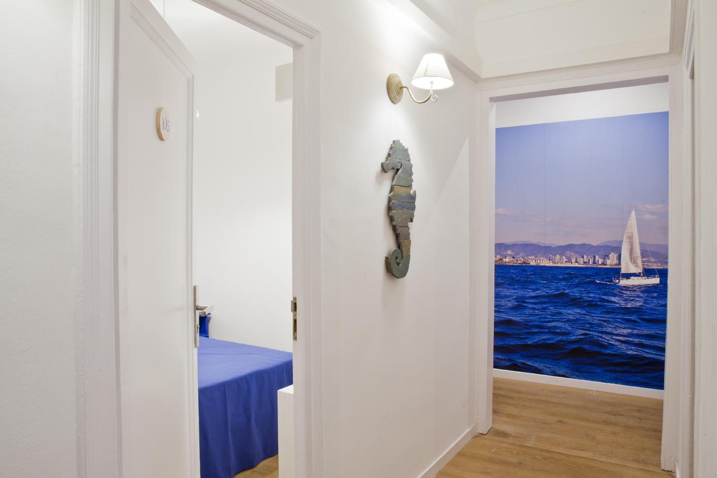 Quadruple Room with Shared Bathroom photo 3