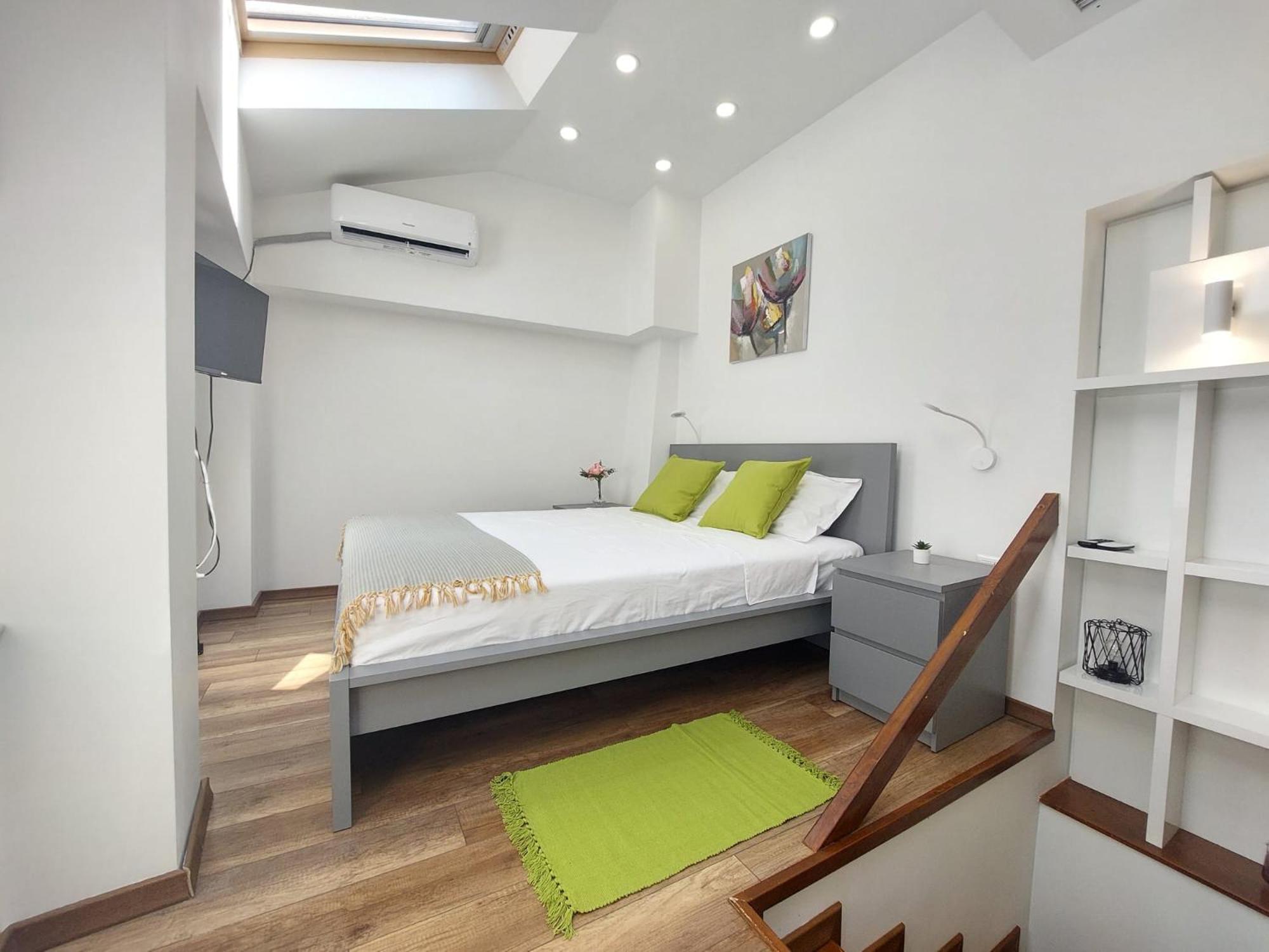 One-Bedroom Apartment - Photo 5