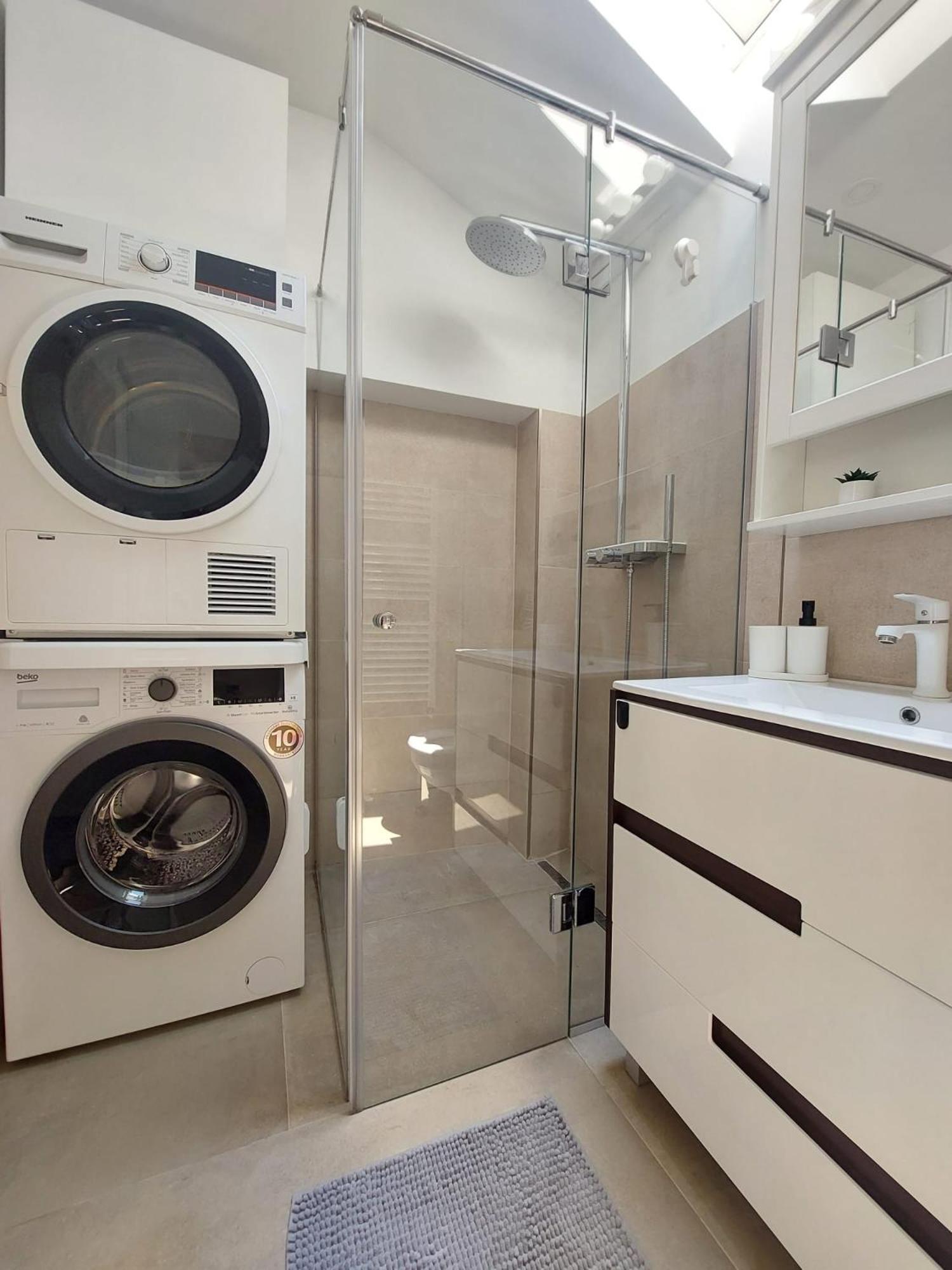 One-Bedroom Apartment - Photo 6